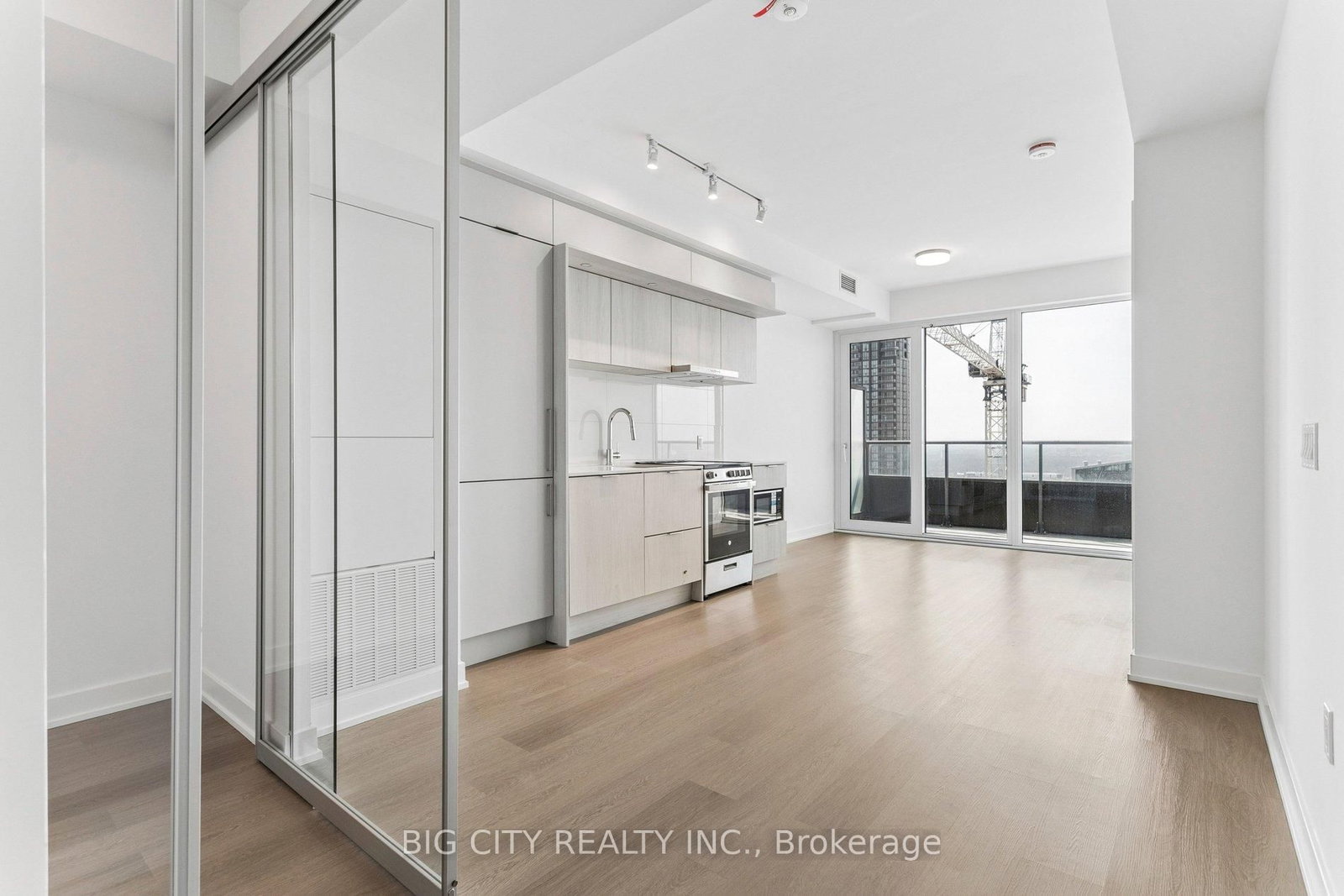 Photo 5 of 448 Burnhamthorpe Road W, Unit 4501