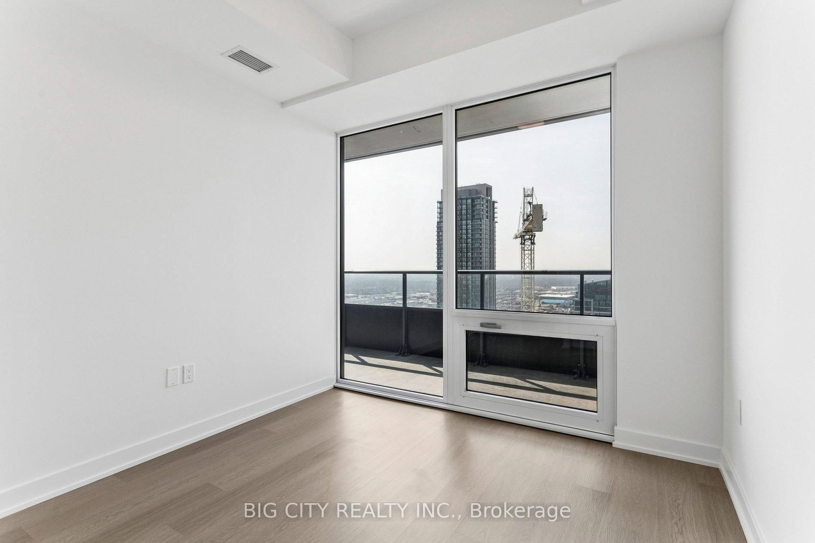 Photo 11 of 448 Burnhamthorpe Road W, Unit 4501