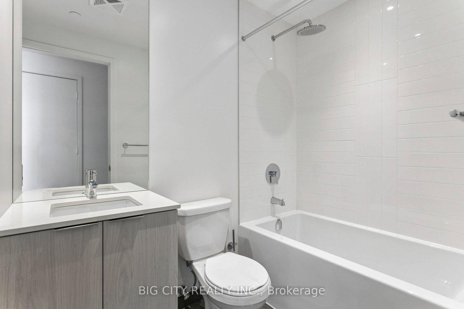 Photo 13 of 448 Burnhamthorpe Road W, Unit 4501