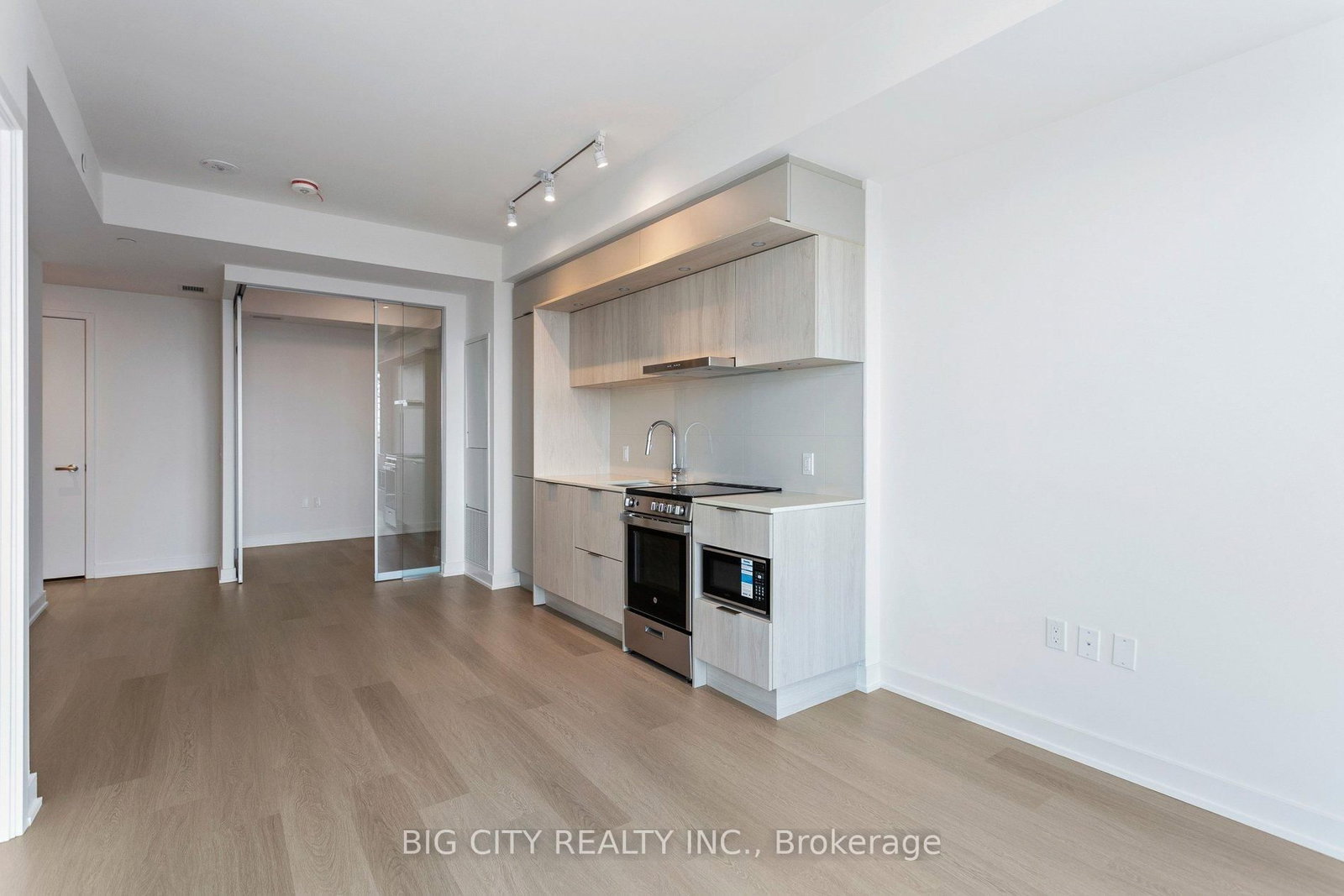 Photo 15 of 448 Burnhamthorpe Road W, Unit 4501