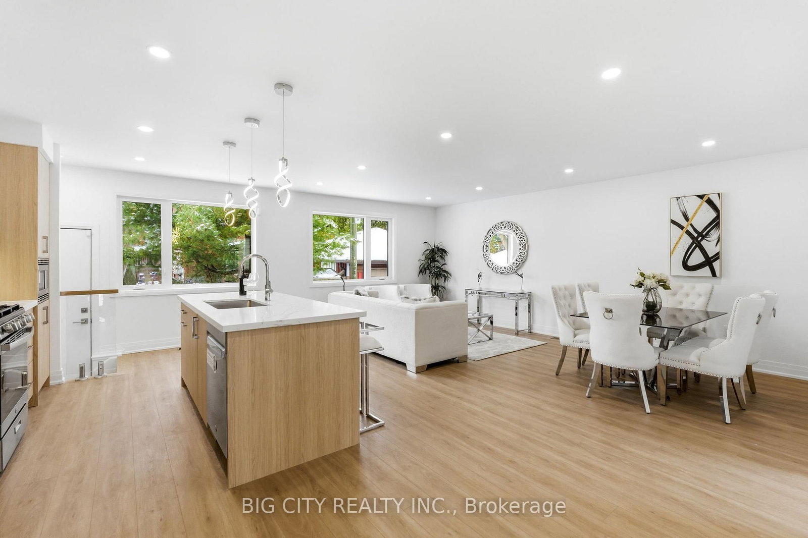 Photo 2 of 68 Westholme Avenue, Unit 4