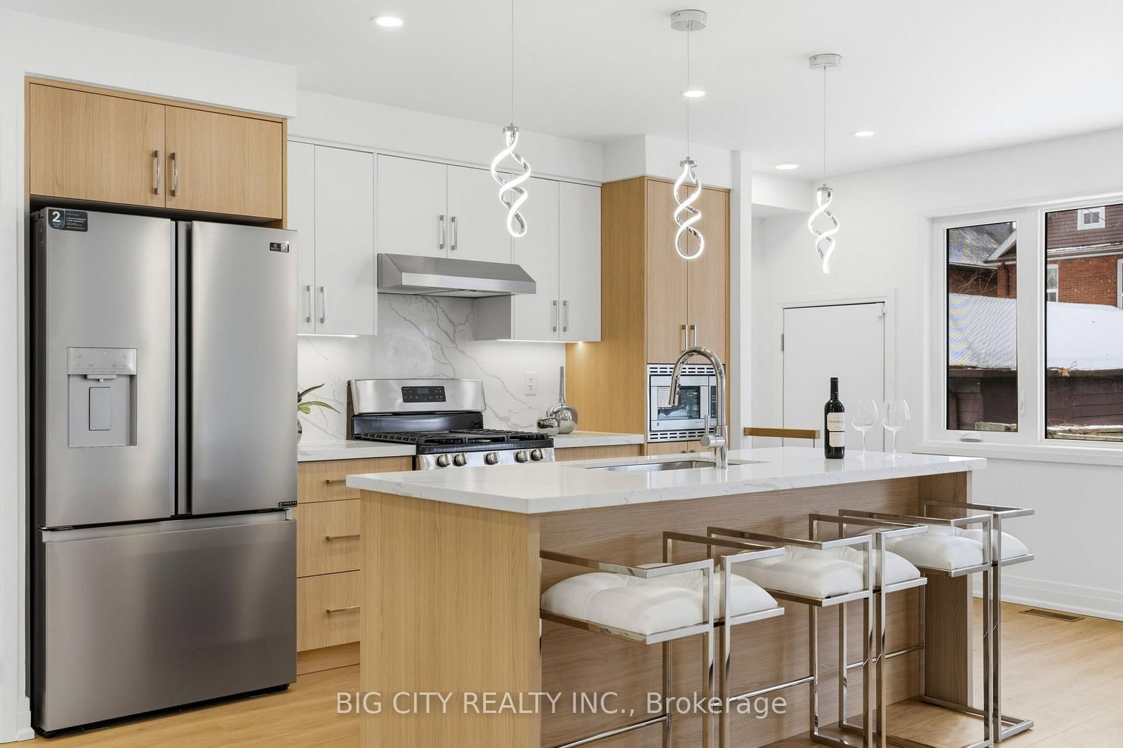 Photo 6 of 68 Westholme Avenue, Unit 4