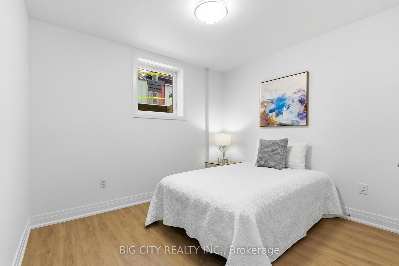 Photo 16 of 68 Westholme Avenue, Unit 4