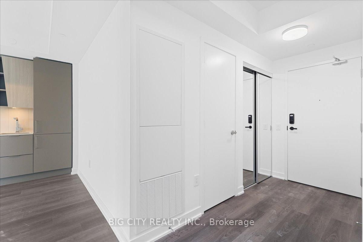 Photo 4 of 3900 Confederation Parkway, Unit 4012