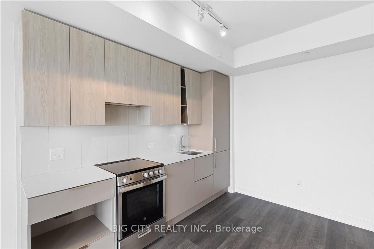 Photo 8 of 3900 Confederation Parkway, Unit 4012