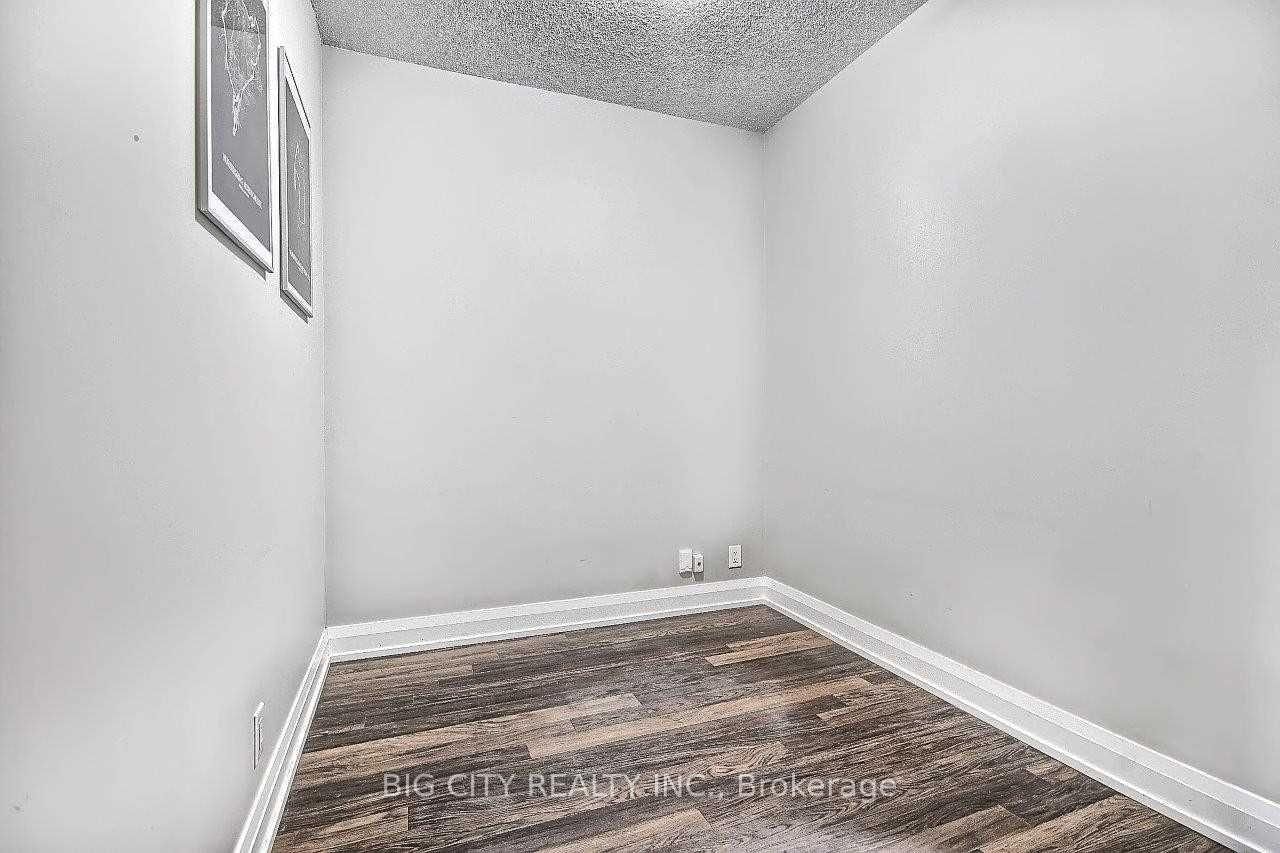 Photo 6 of 1 De Boers Drive, Unit 407