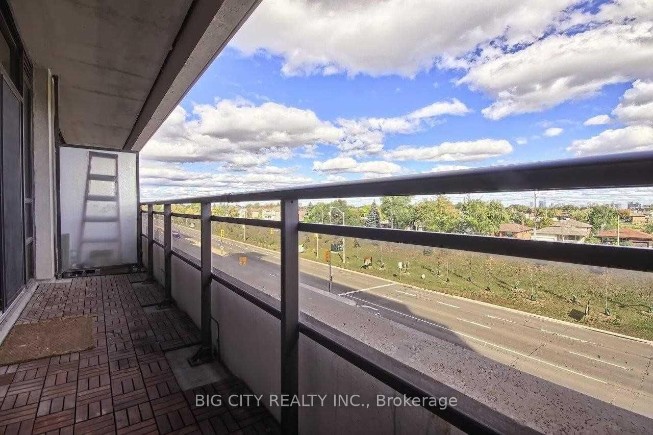Photo 18 of 1 De Boers Drive, Unit 407
