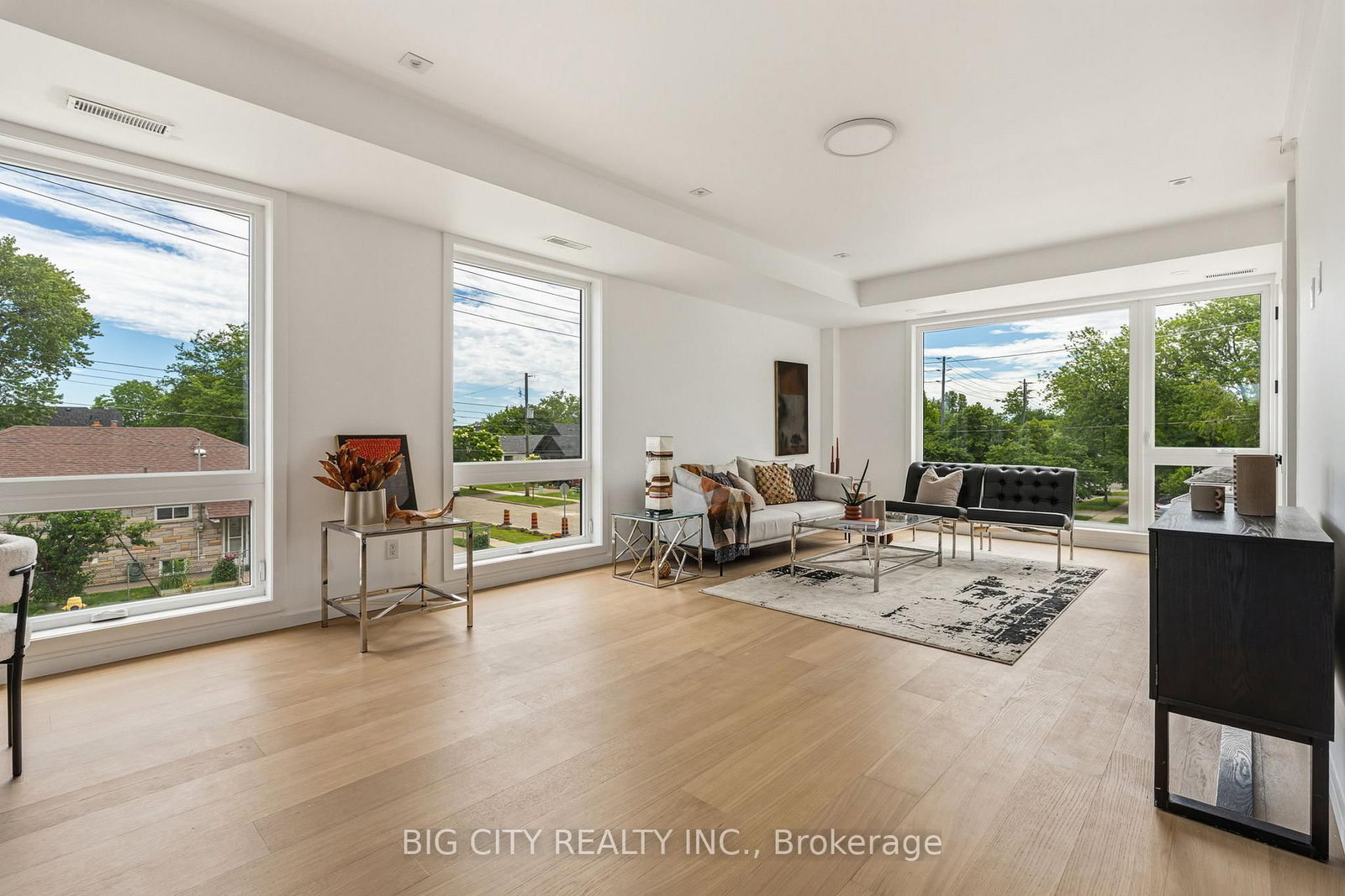 Photo 7 of 276 Lanor Avenue, Unit 3