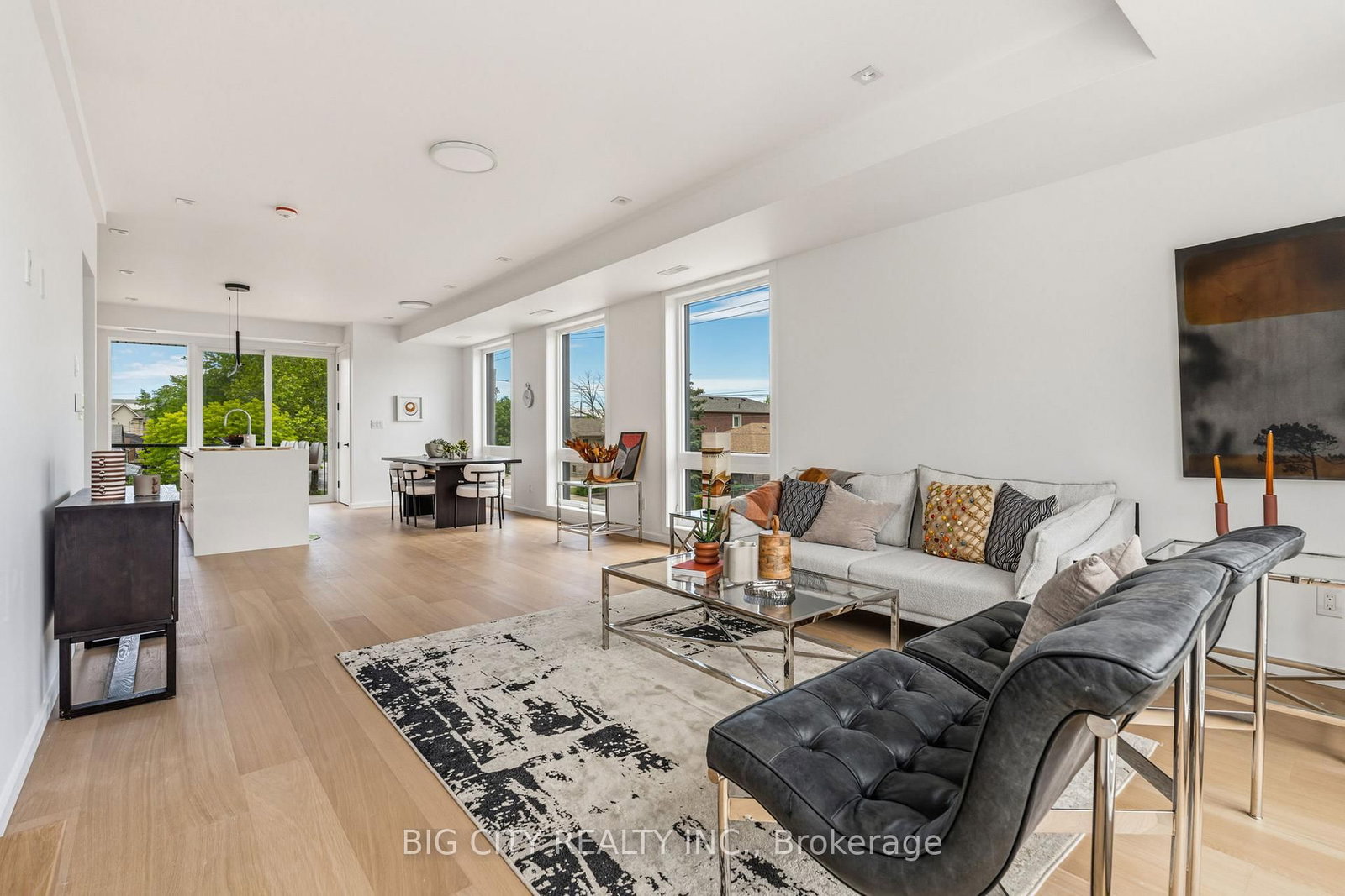 Photo 8 of 276 Lanor Avenue, Unit 3