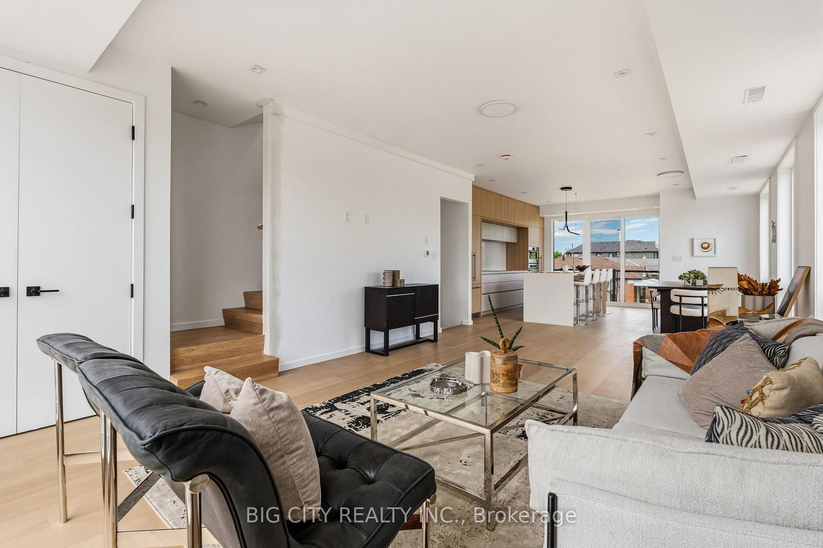 Photo 10 of 276 Lanor Avenue, Unit 3