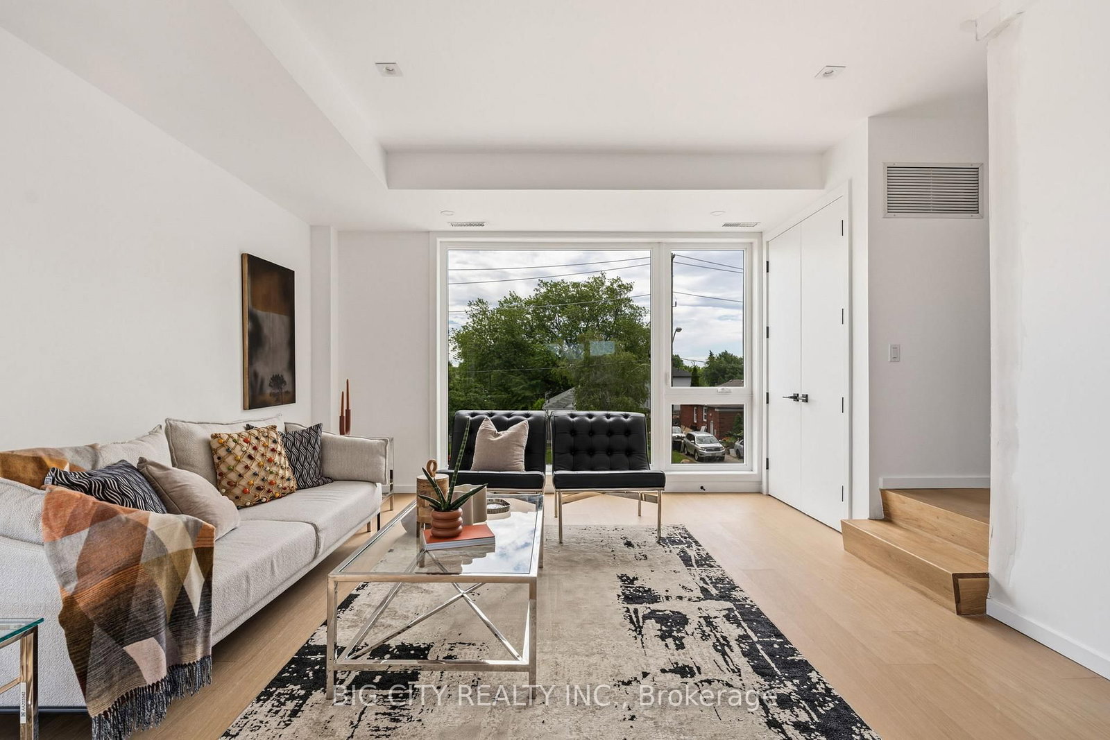 Photo 11 of 276 Lanor Avenue, Unit 3