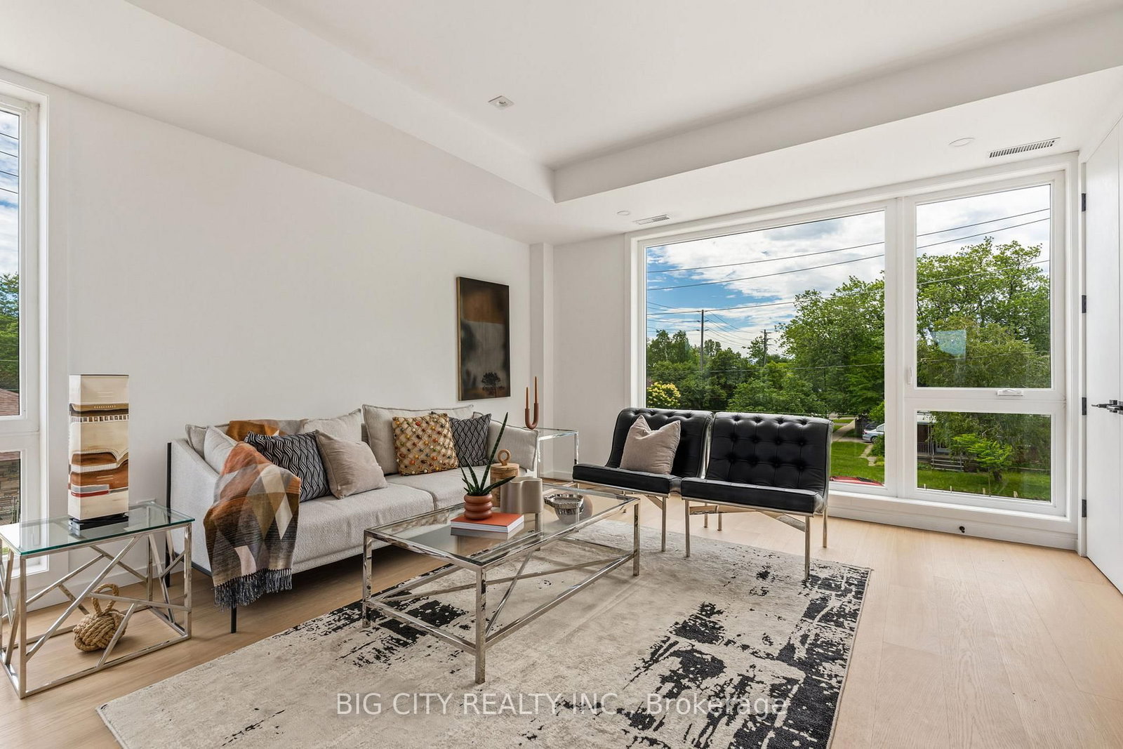Photo 12 of 276 Lanor Avenue, Unit 3