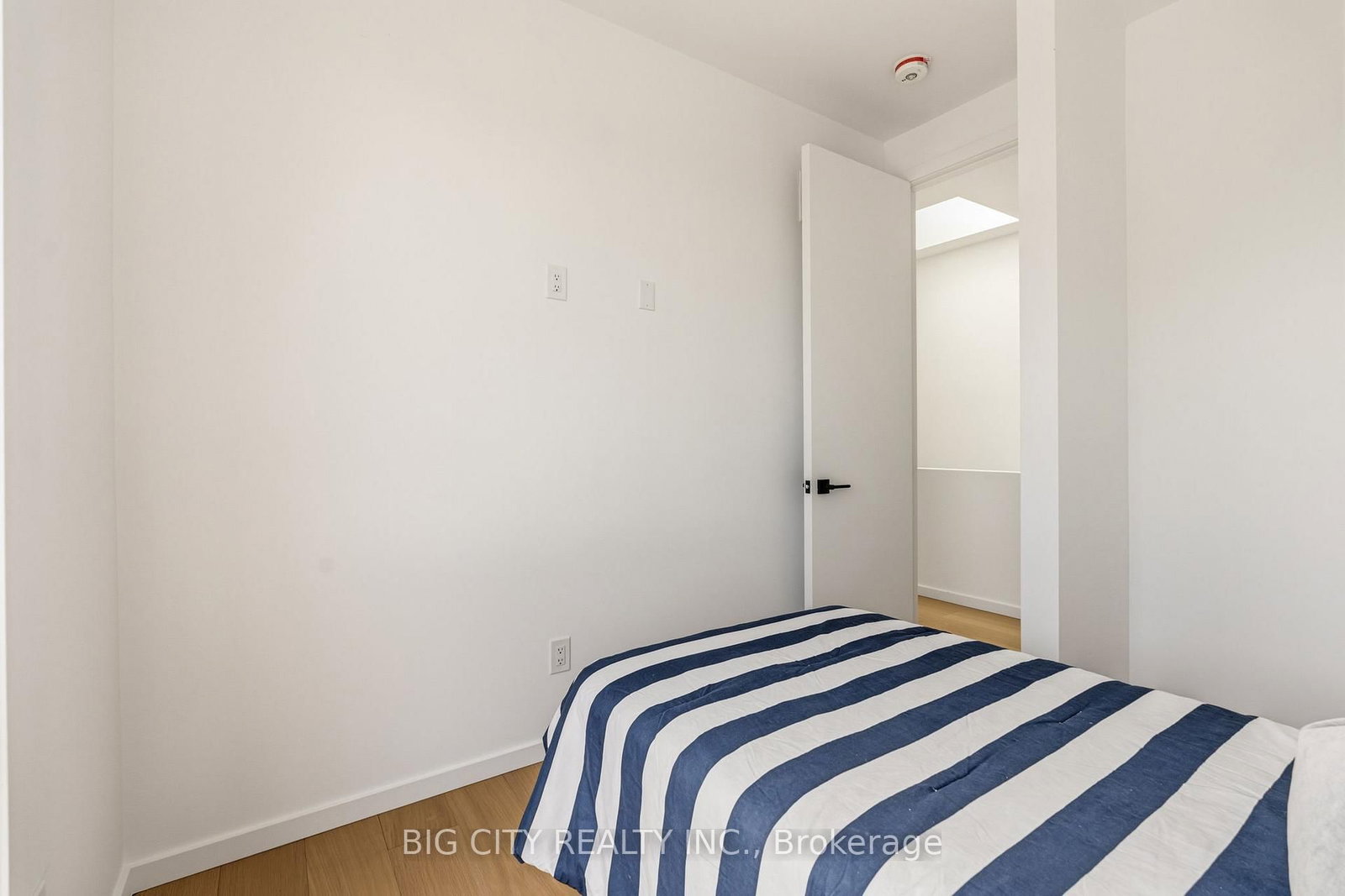Photo 29 of 276 Lanor Avenue, Unit 3