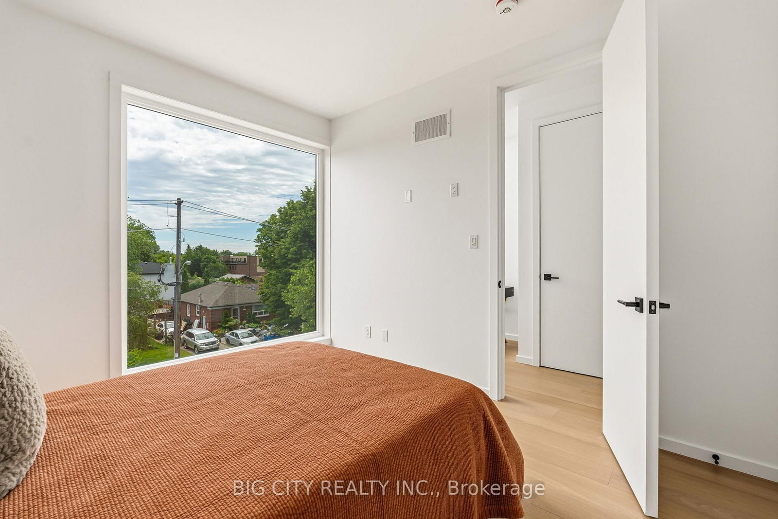 Photo 31 of 276 Lanor Avenue, Unit 3