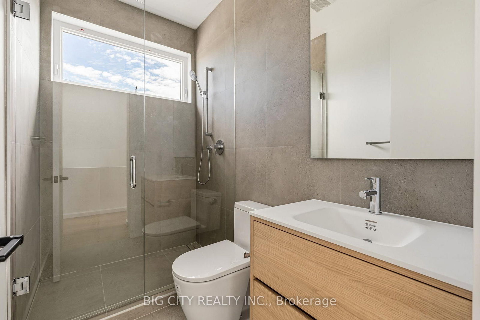 Photo 33 of 276 Lanor Avenue, Unit 3
