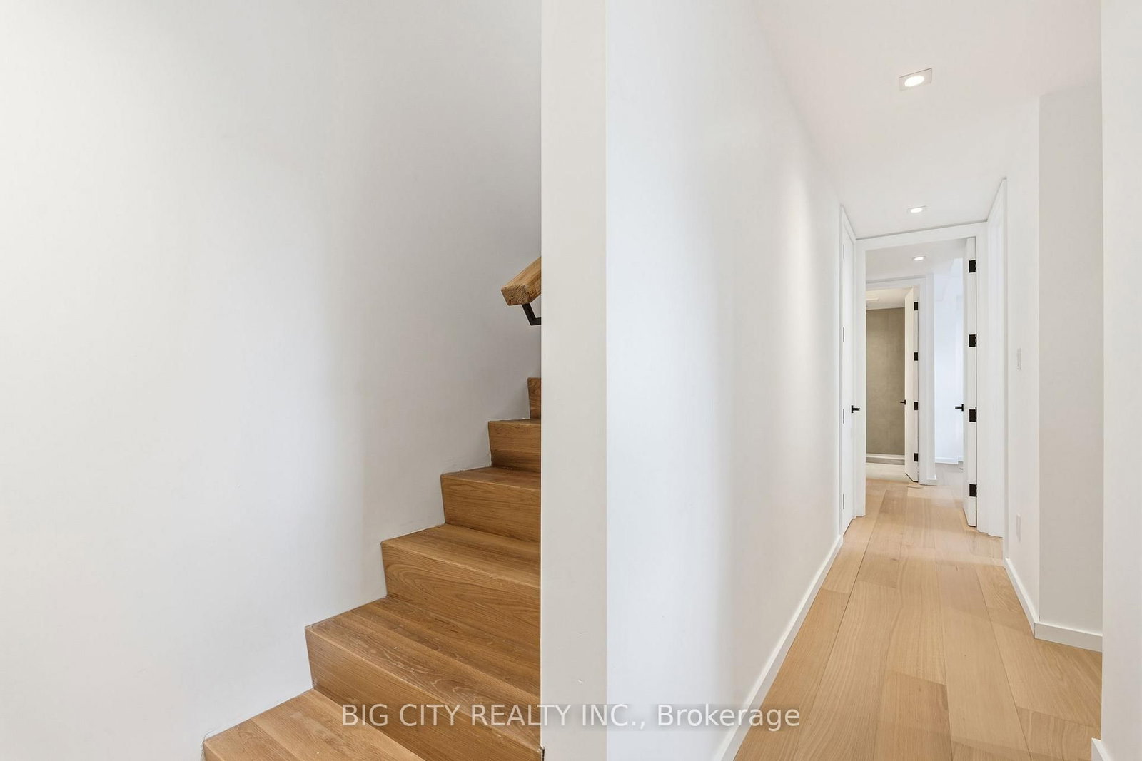 Photo 22 of 276 Lanor Avenue, Unit 1