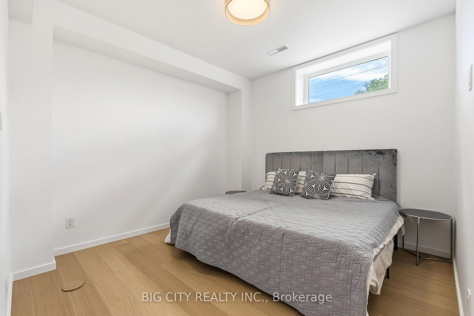 Photo 25 of 276 Lanor Avenue, Unit 1