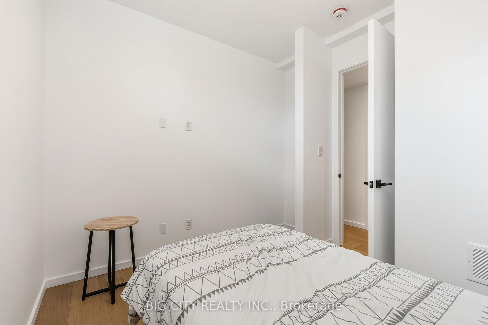 Photo 28 of 276 Lanor Avenue, Unit 1