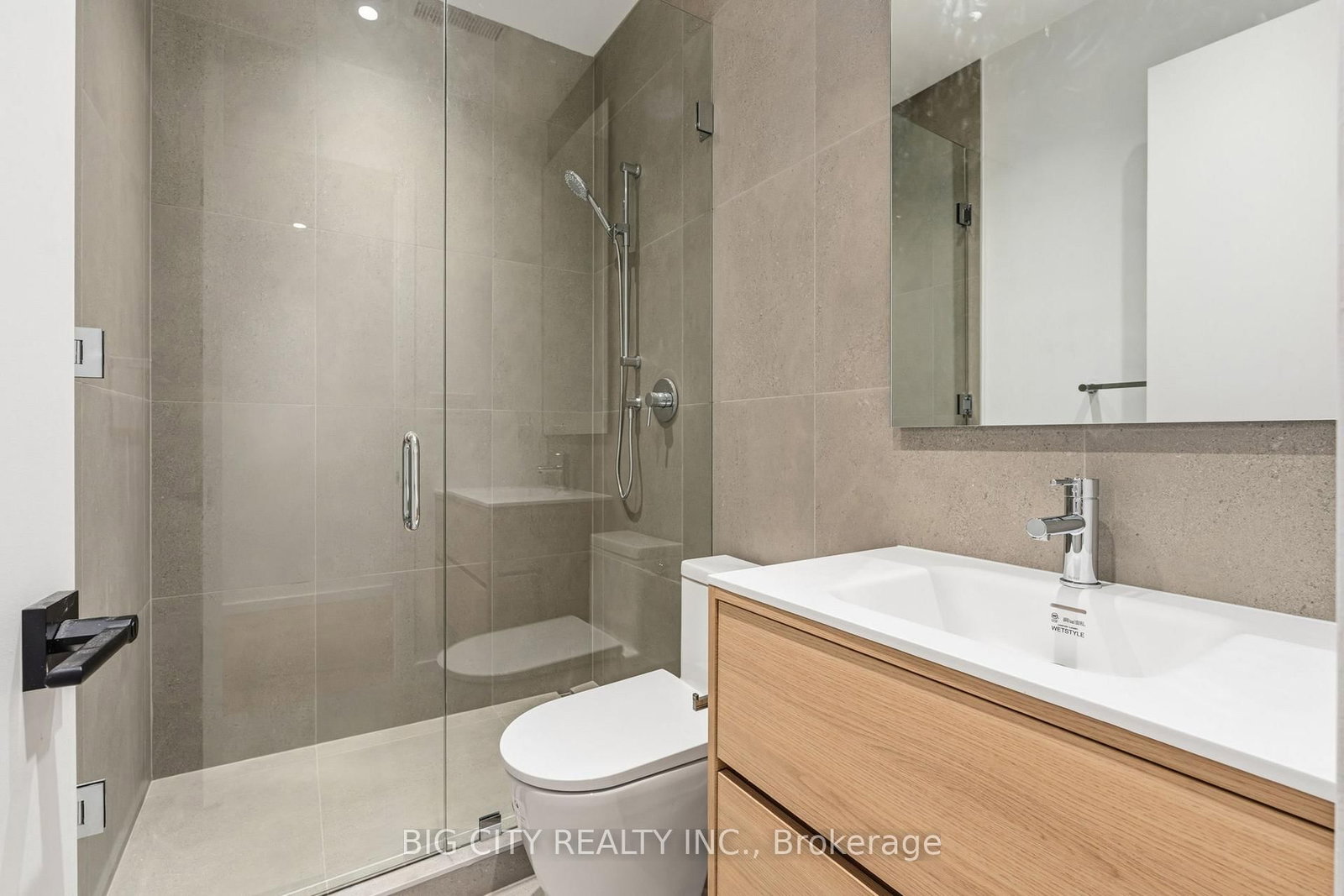 Photo 32 of 276 Lanor Avenue, Unit 1
