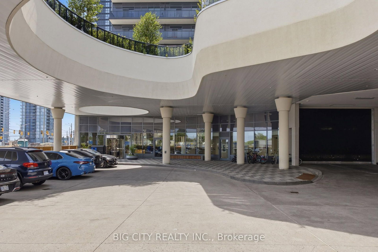 Photo 3 of 5105 Hurontario Street, Unit 1401