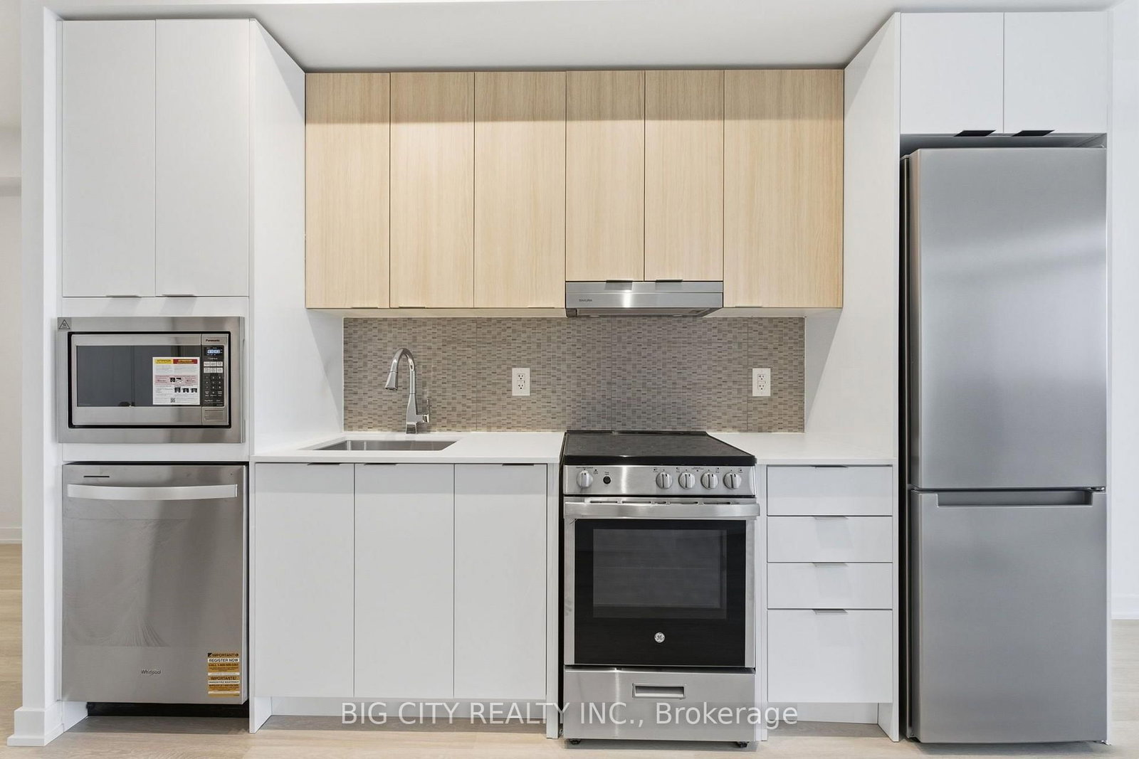 Photo 9 of 5105 Hurontario Street, Unit 1401