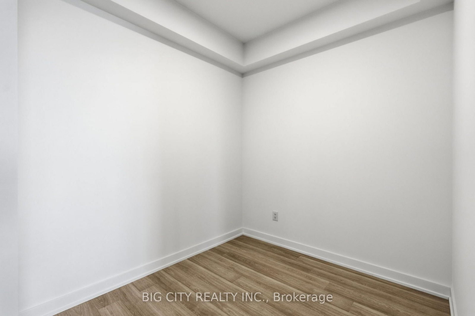Photo 15 of 5105 Hurontario Street, Unit 1401