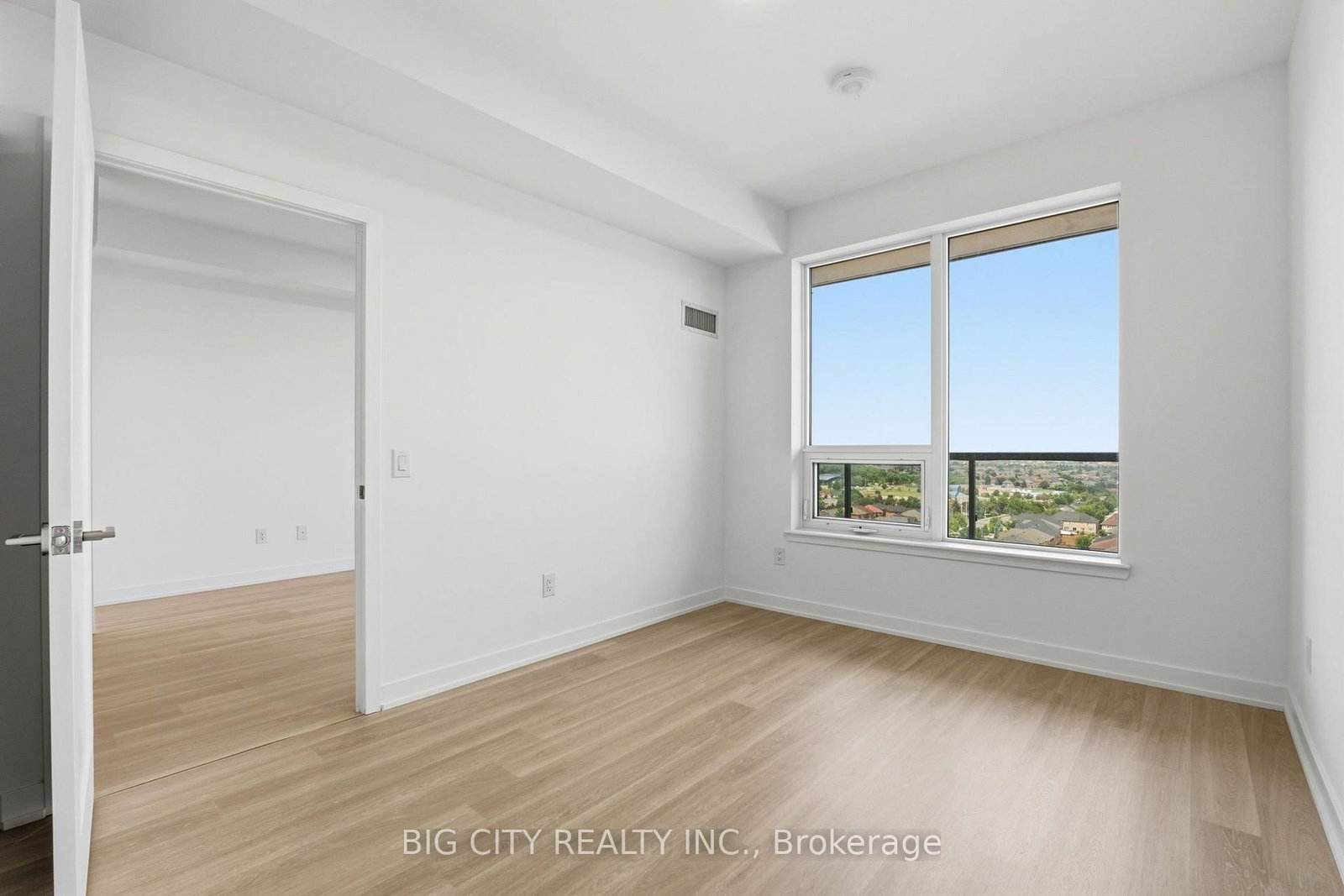 Photo 19 of 5105 Hurontario Street, Unit 1401