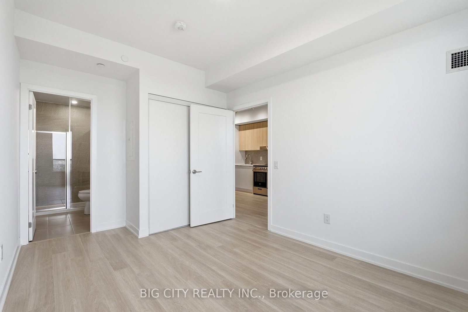 Photo 20 of 5105 Hurontario Street, Unit 1401