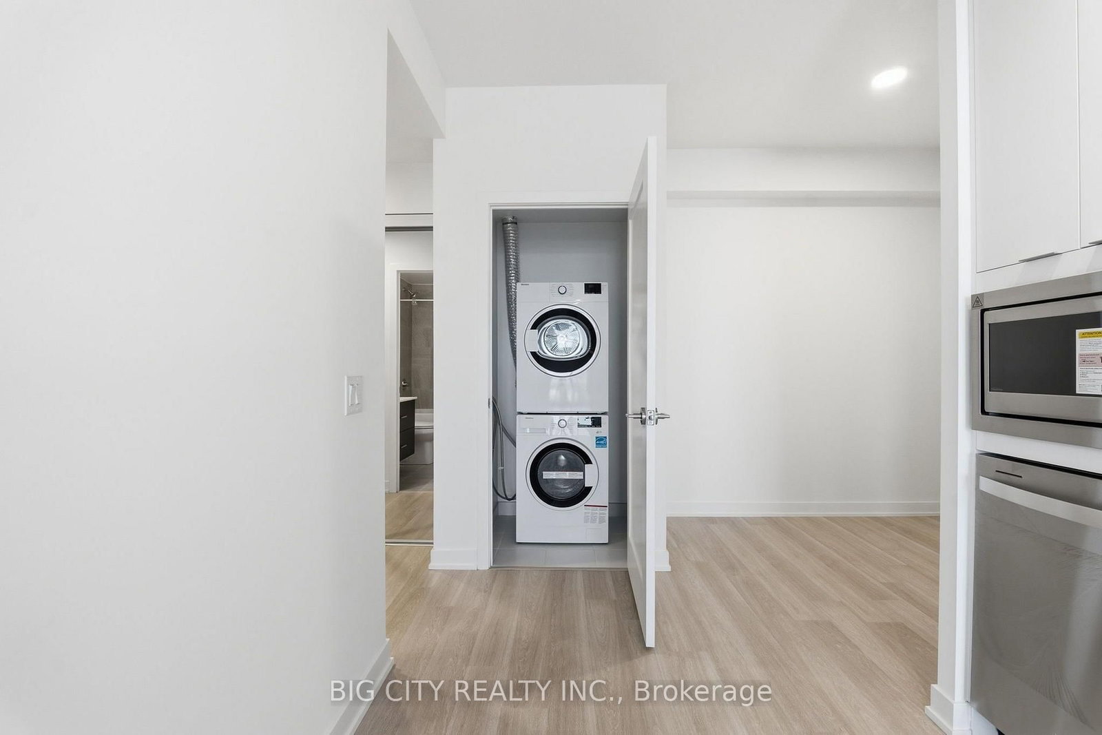 Photo 22 of 5105 Hurontario Street, Unit 1401