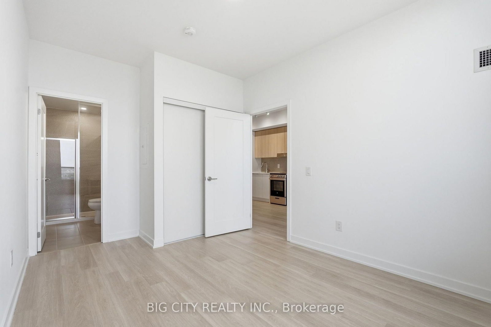 Photo 18 of 5105 Hurontario Street, Unit 1601