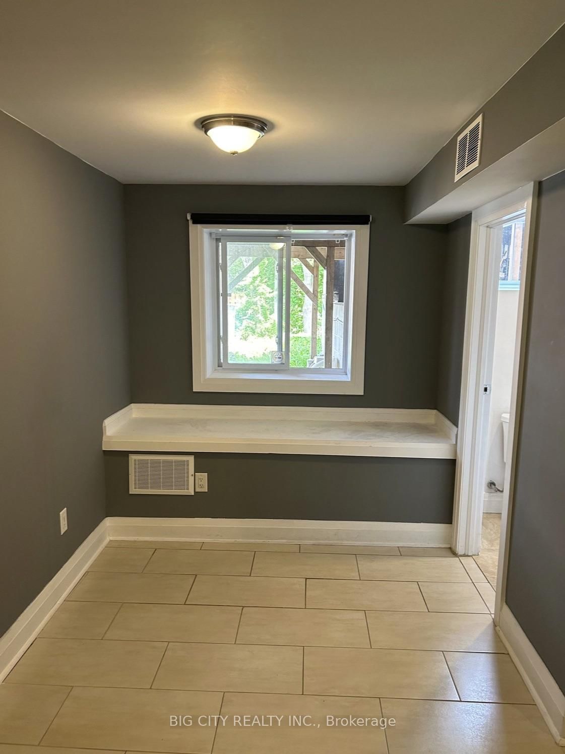 Photo 6 of 107 Brookhaven Drive, Unit Lower