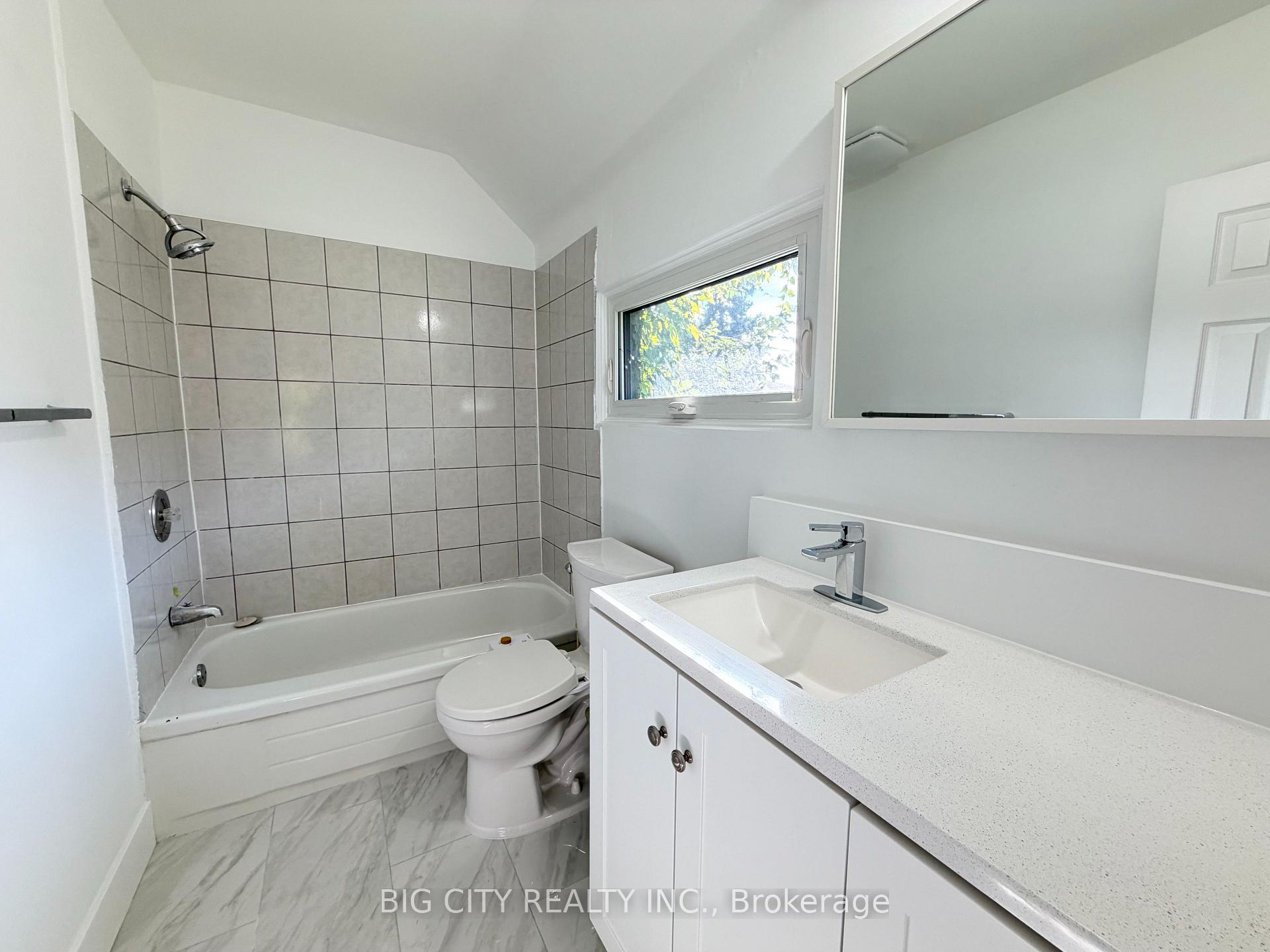 Photo 9 of 20 Gray Avenue, Unit Upper