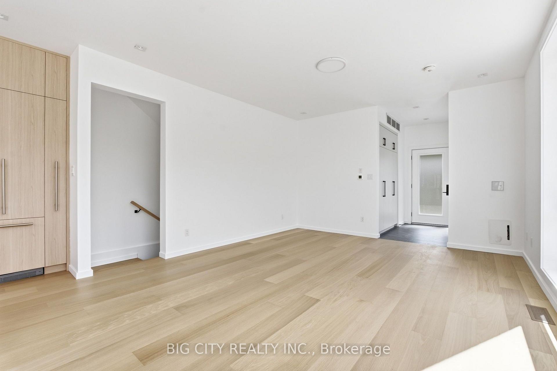 Photo 11 of 276 Lanor Avenue, Unit 2