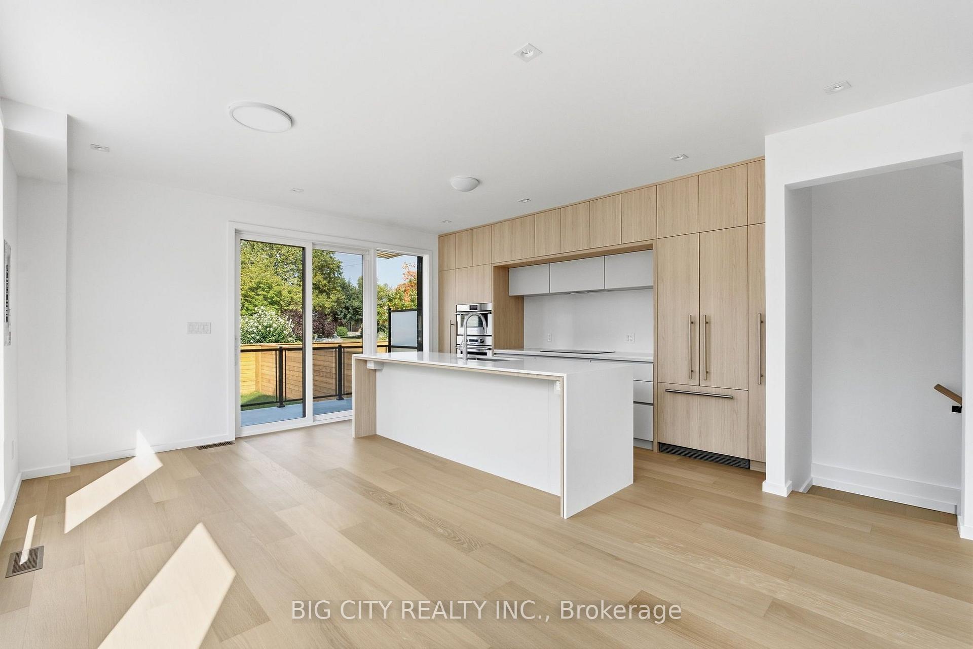 Photo 15 of 276 Lanor Avenue, Unit 2