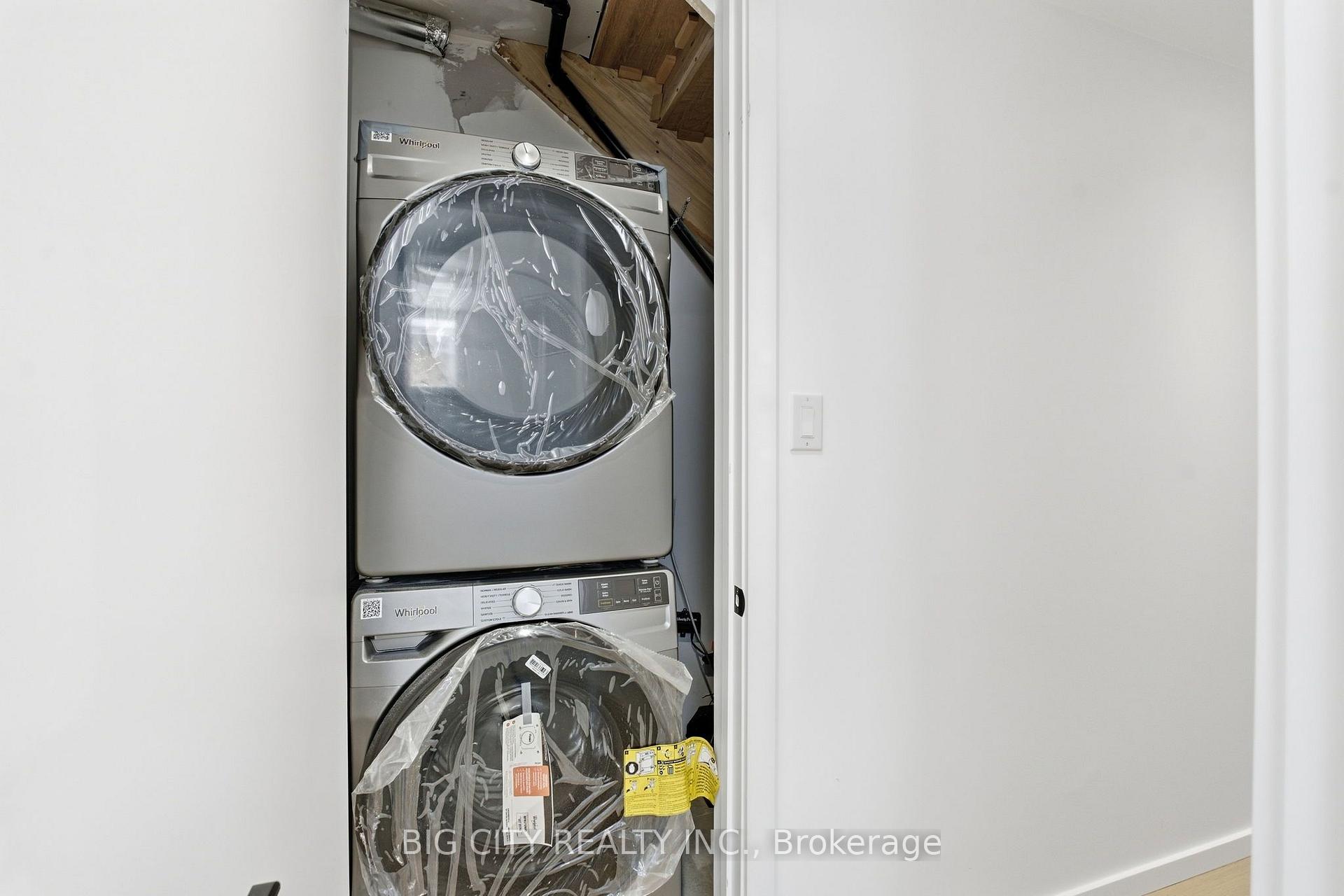 Photo 34 of 276 Lanor Avenue, Unit 2