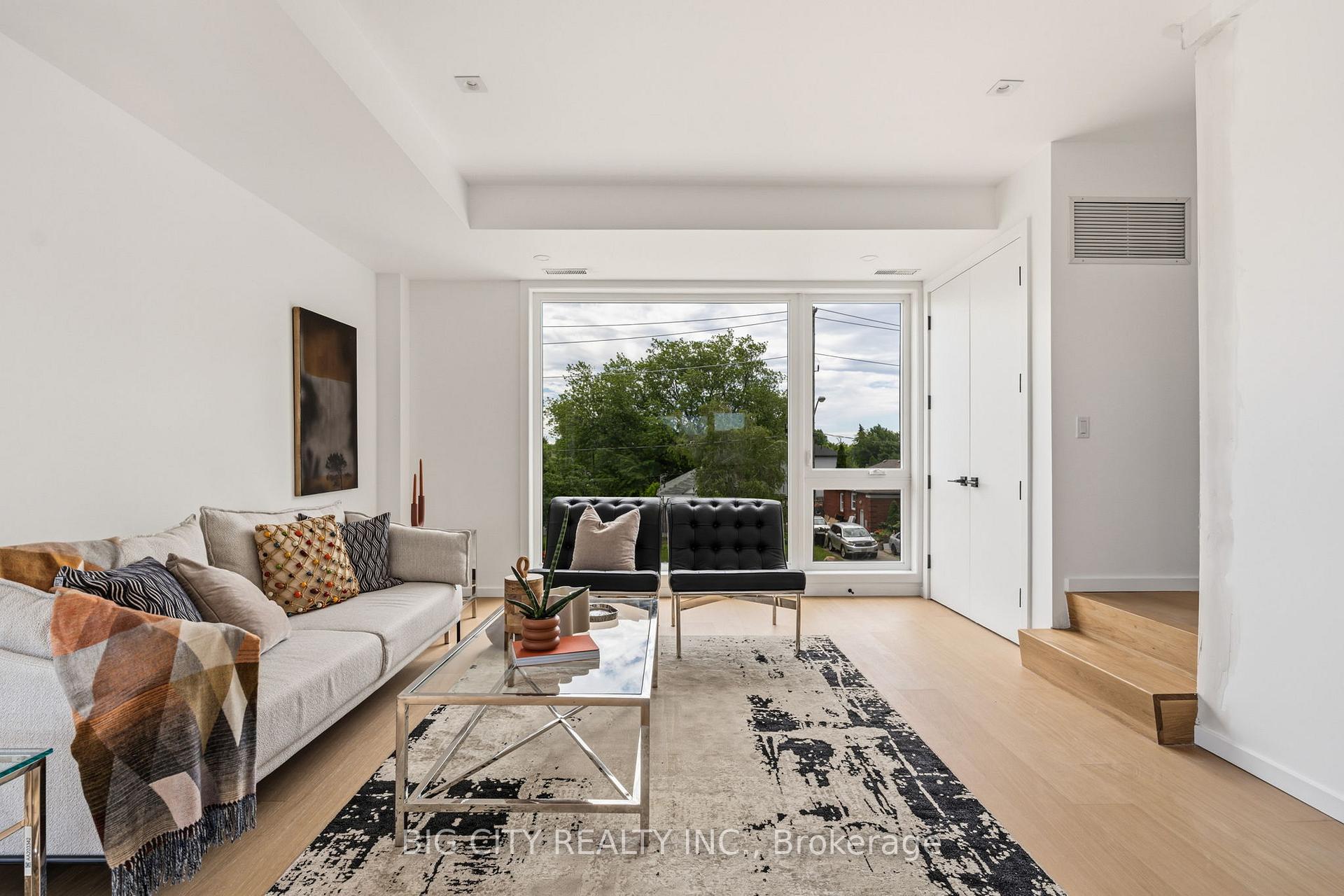 Photo 11 of 276 Lanor Avenue, Unit 3