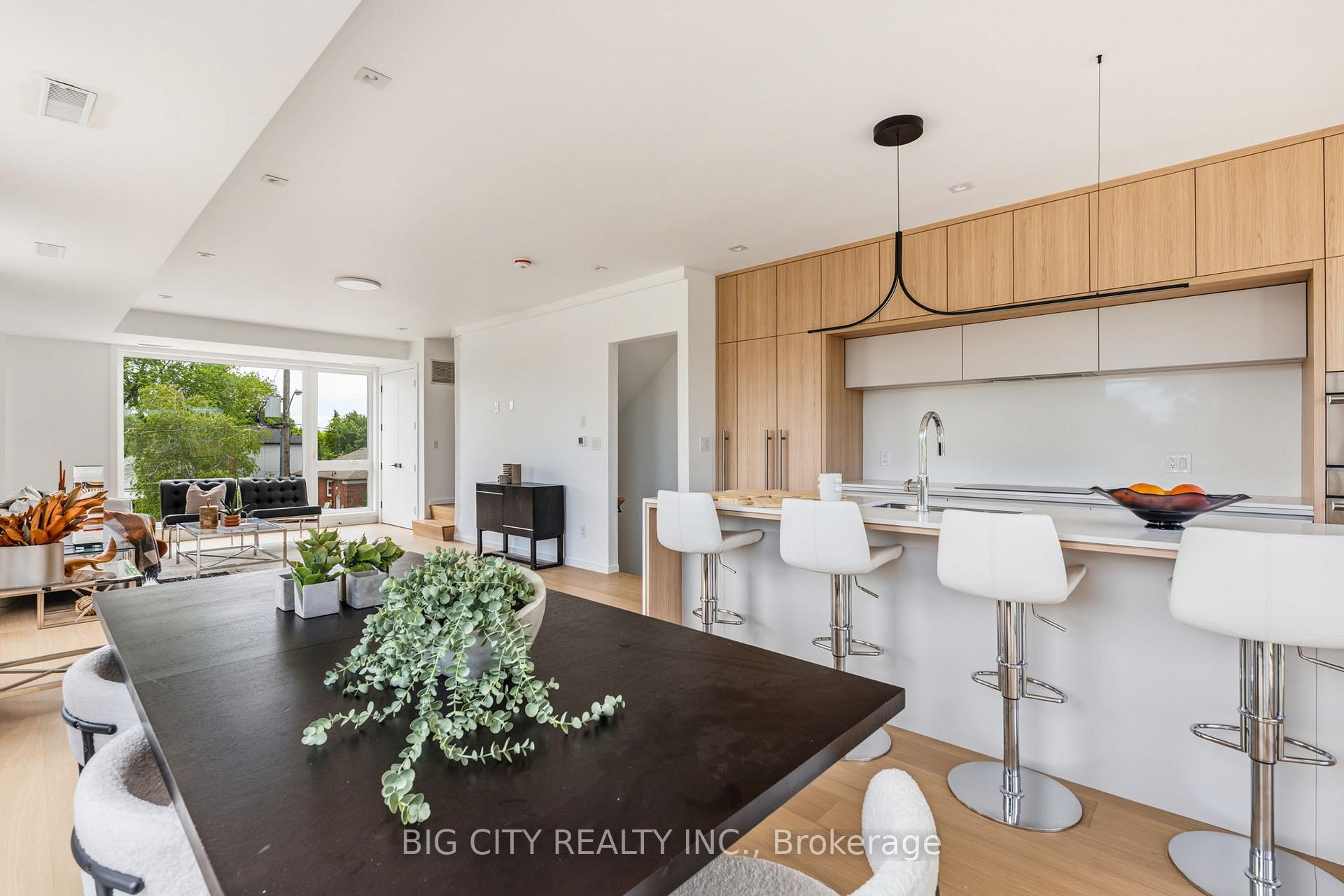Photo 18 of 276 Lanor Avenue, Unit 3