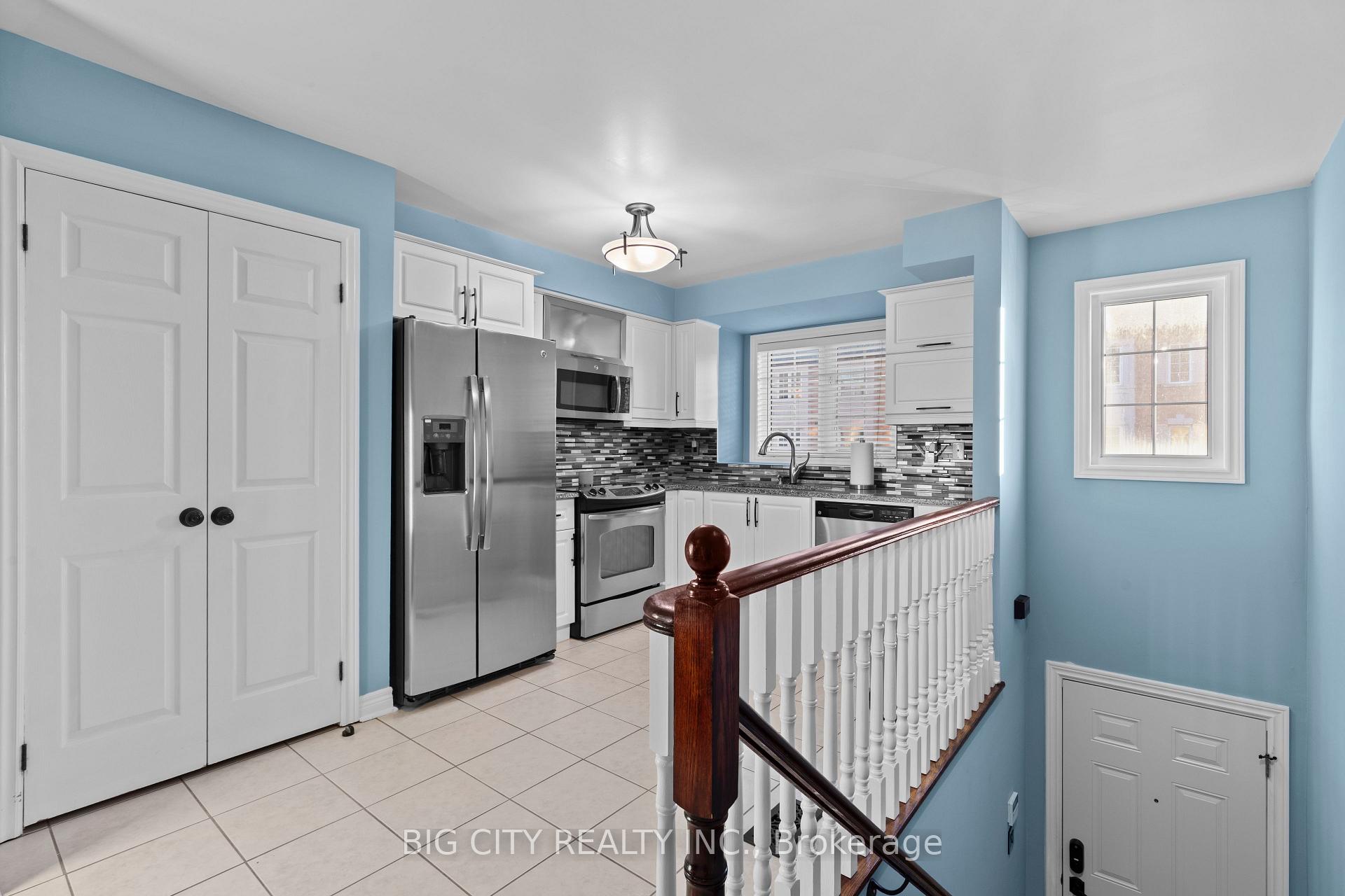 Photo 2 of 1128 Dundas Street W, Unit 7