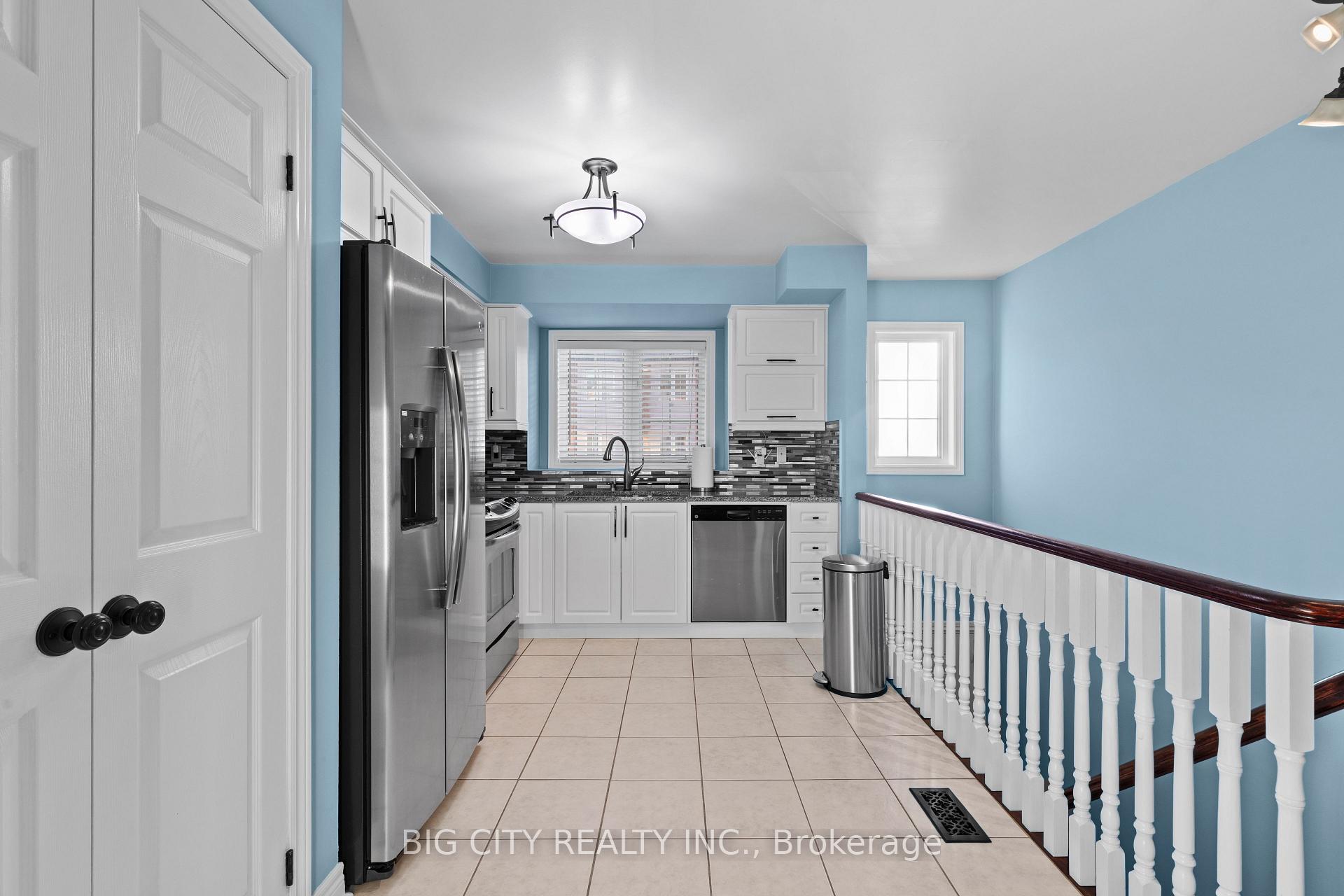 Photo 3 of 1128 Dundas Street W, Unit 7