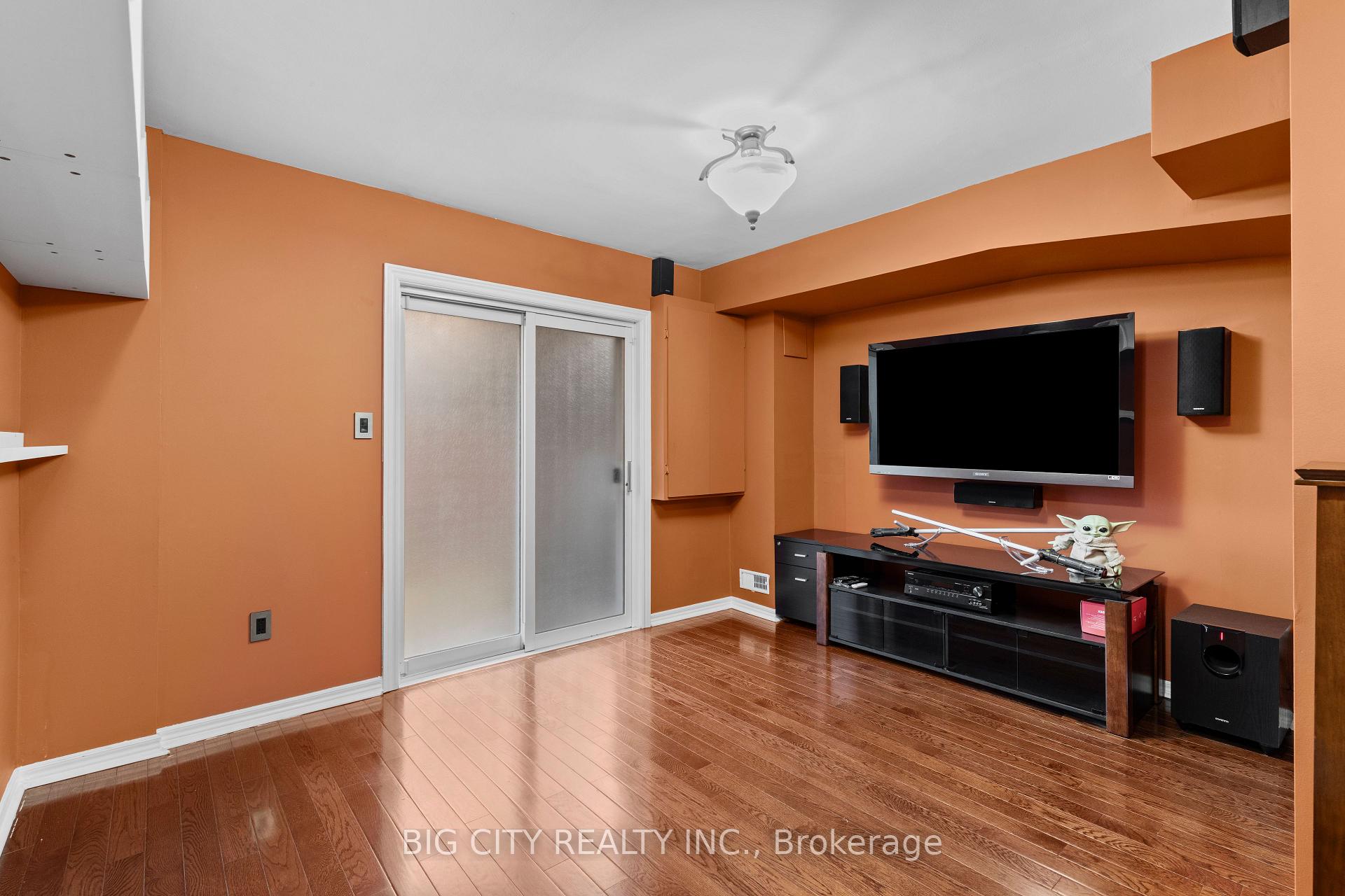 Photo 19 of 1128 Dundas Street W, Unit 7