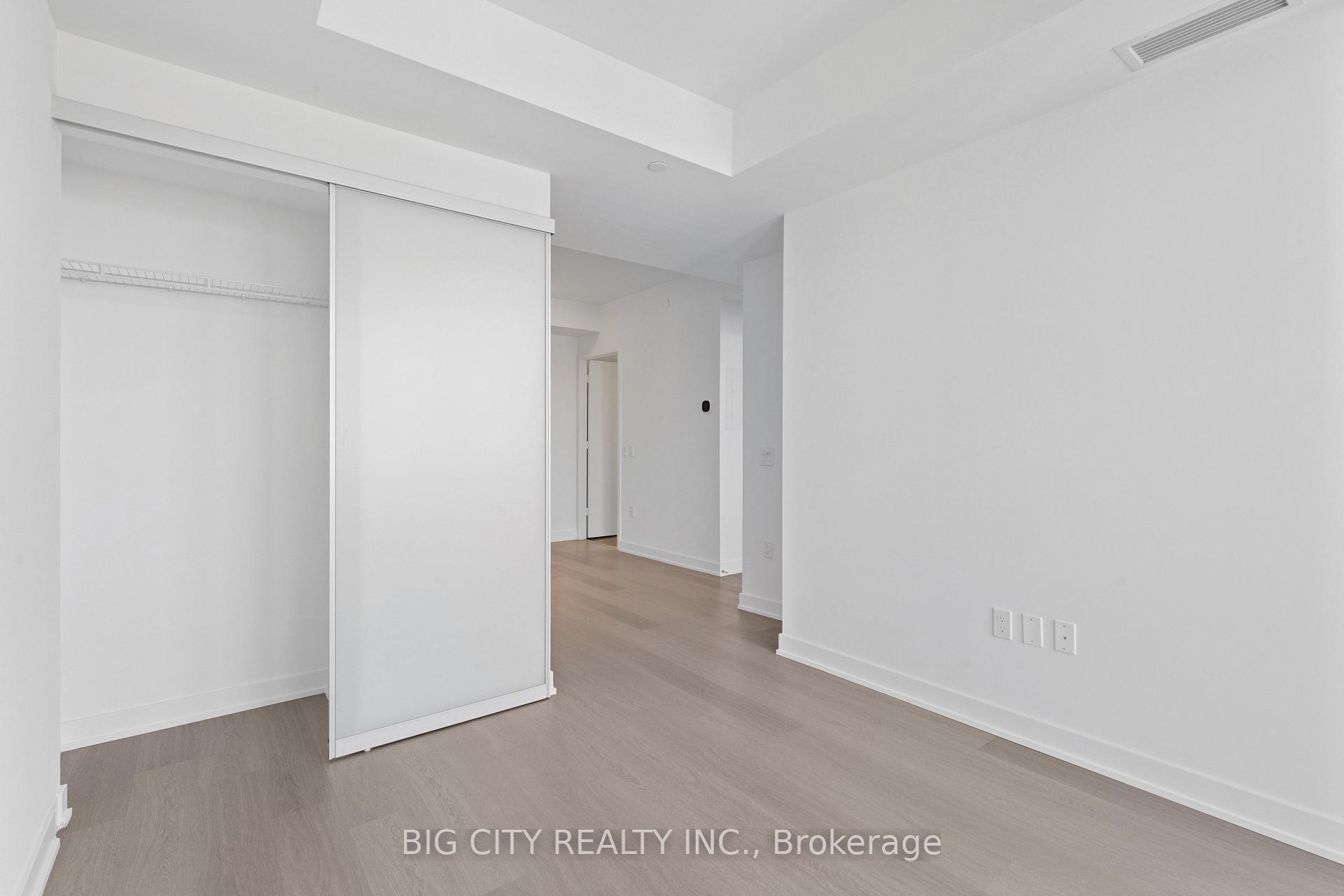 Photo 10 of 448 Burnhamthorpe Road W, Unit 3003
