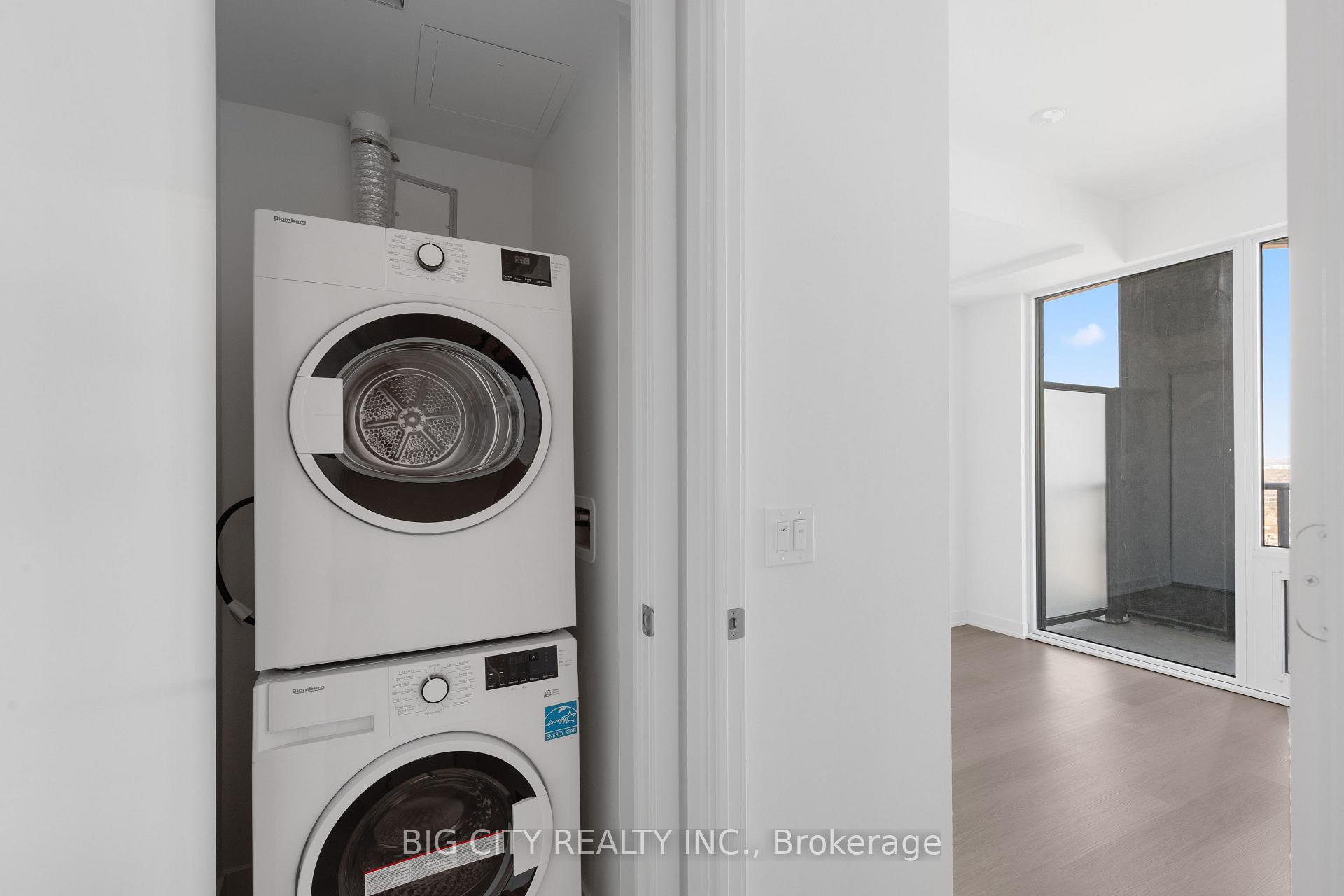 Photo 11 of 448 Burnhamthorpe Road W, Unit 3003