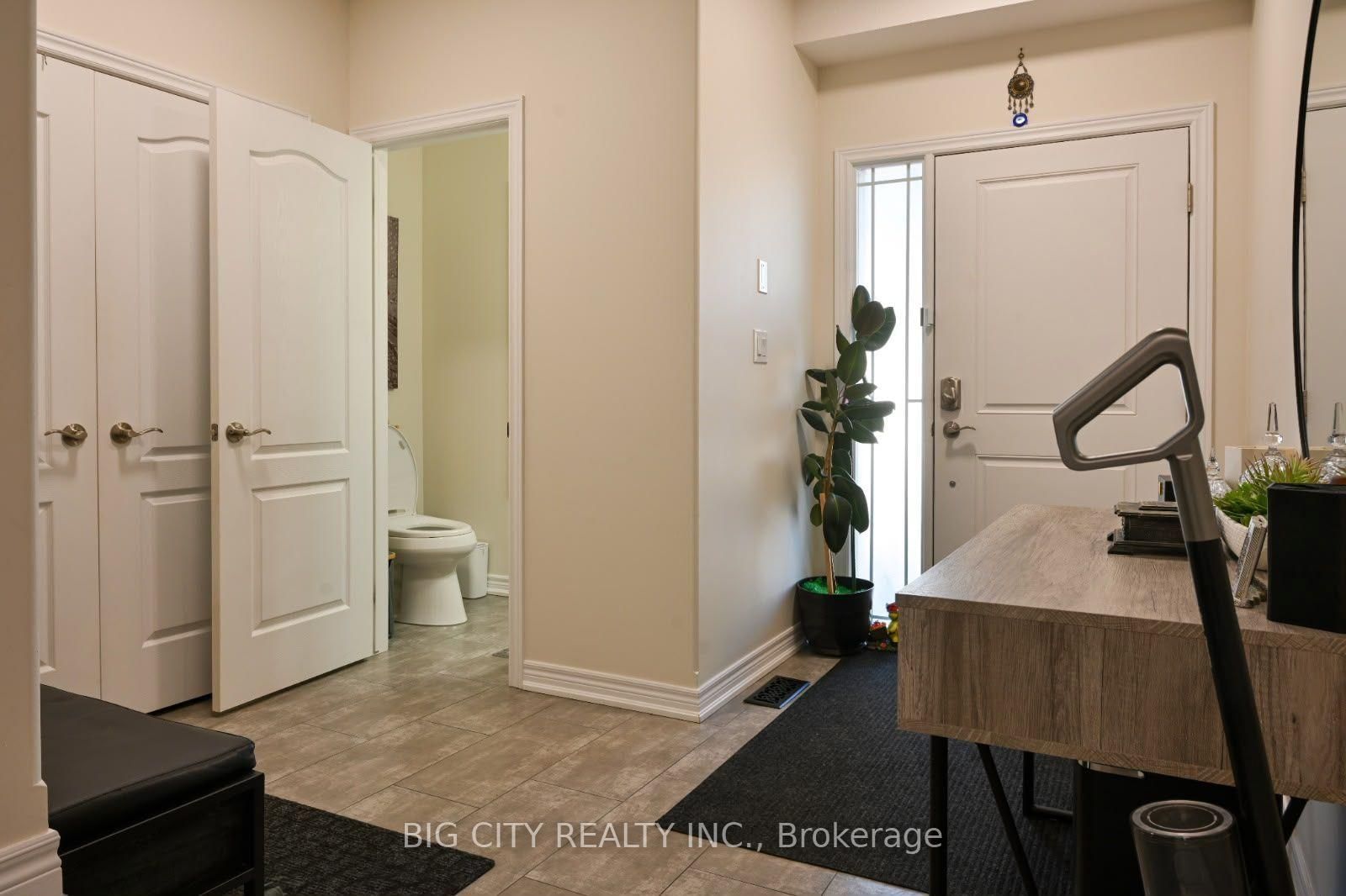 Photo 3 of 45 Dorchester Boulevard, Unit 23