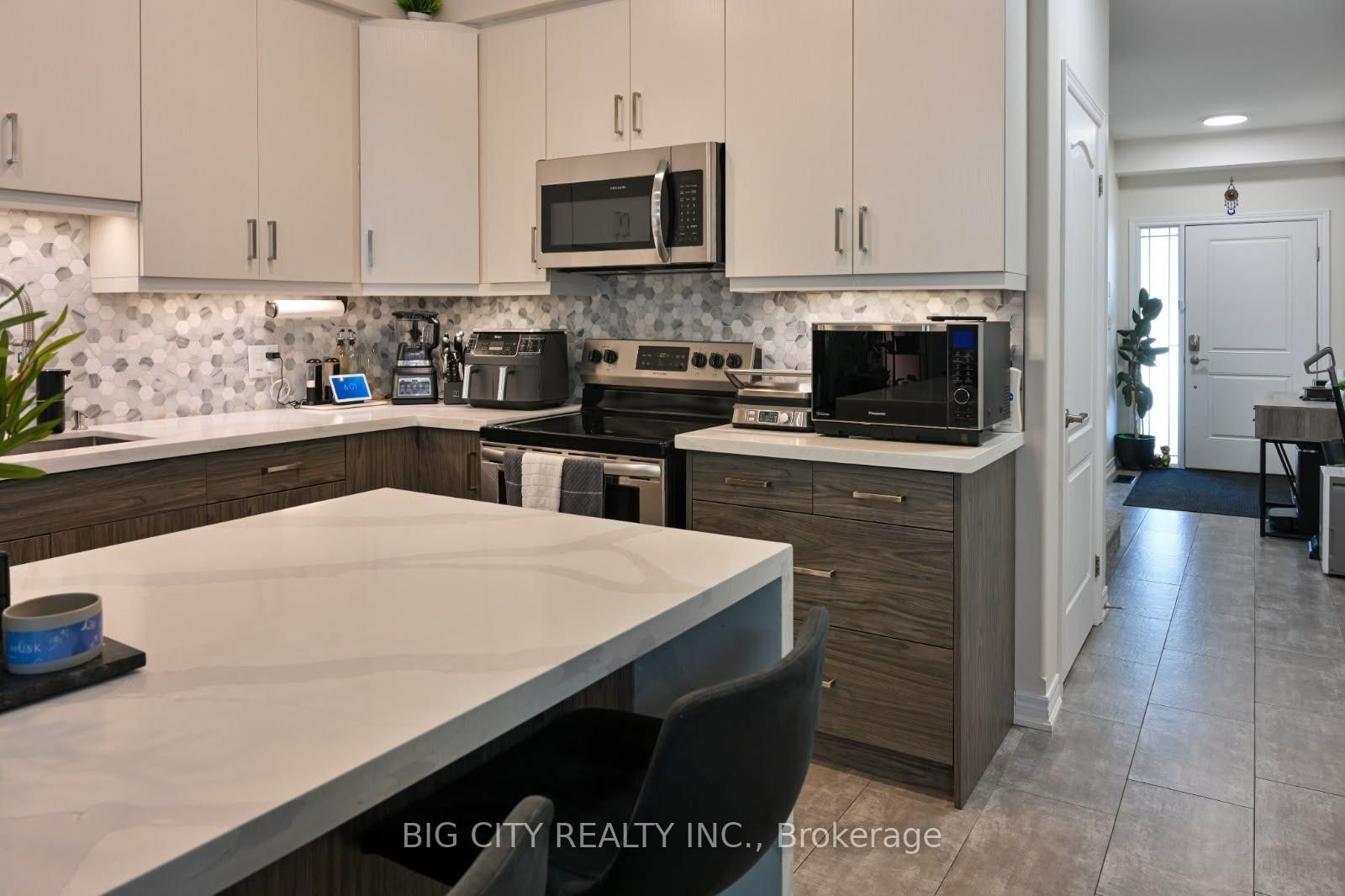 Photo 6 of 45 Dorchester Boulevard, Unit 23