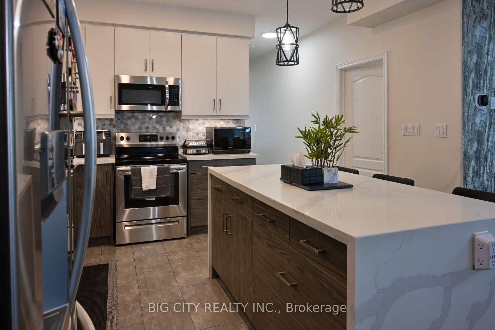 Photo 9 of 45 Dorchester Boulevard, Unit 23