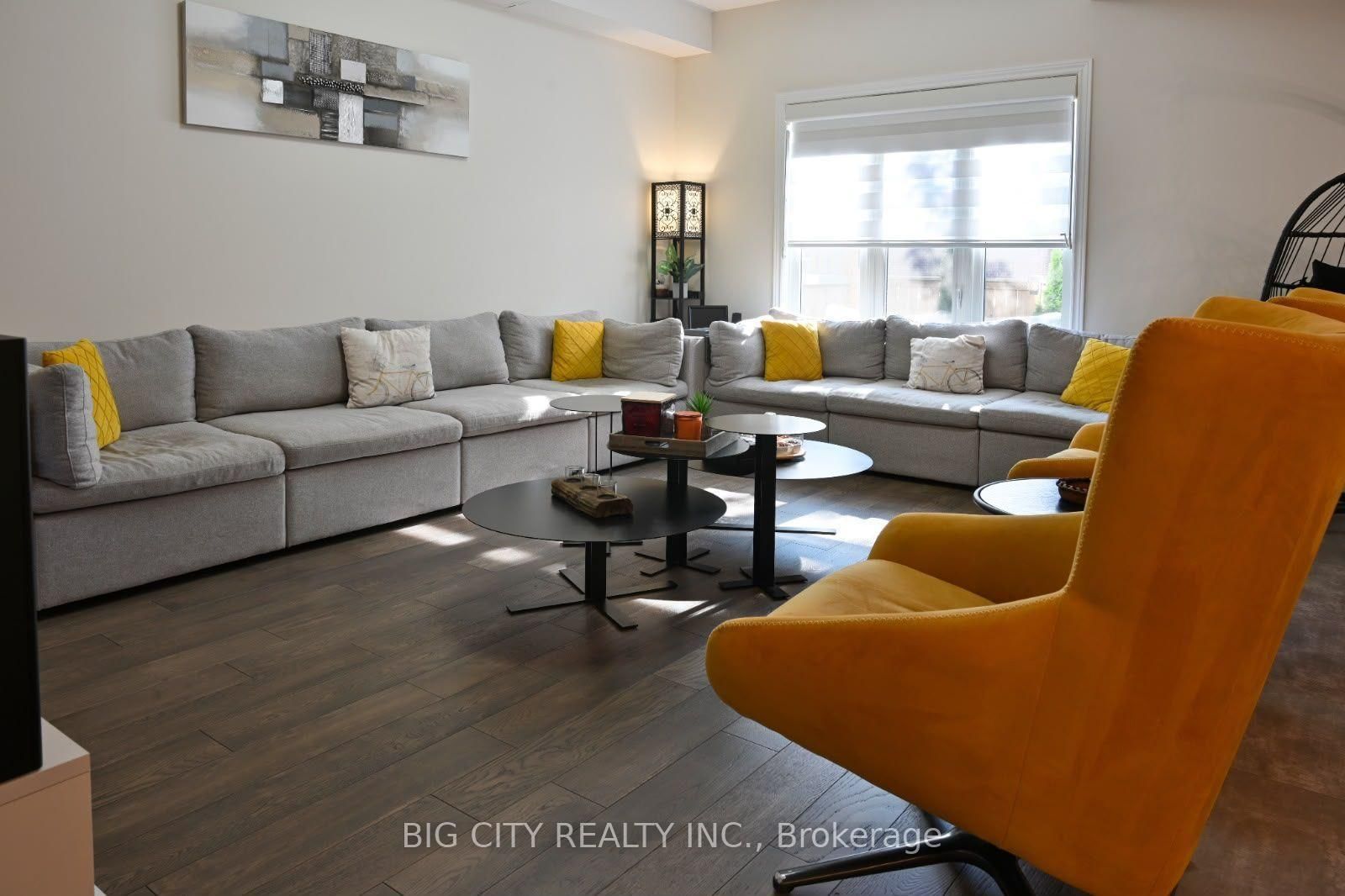 Photo 10 of 45 Dorchester Boulevard, Unit 23