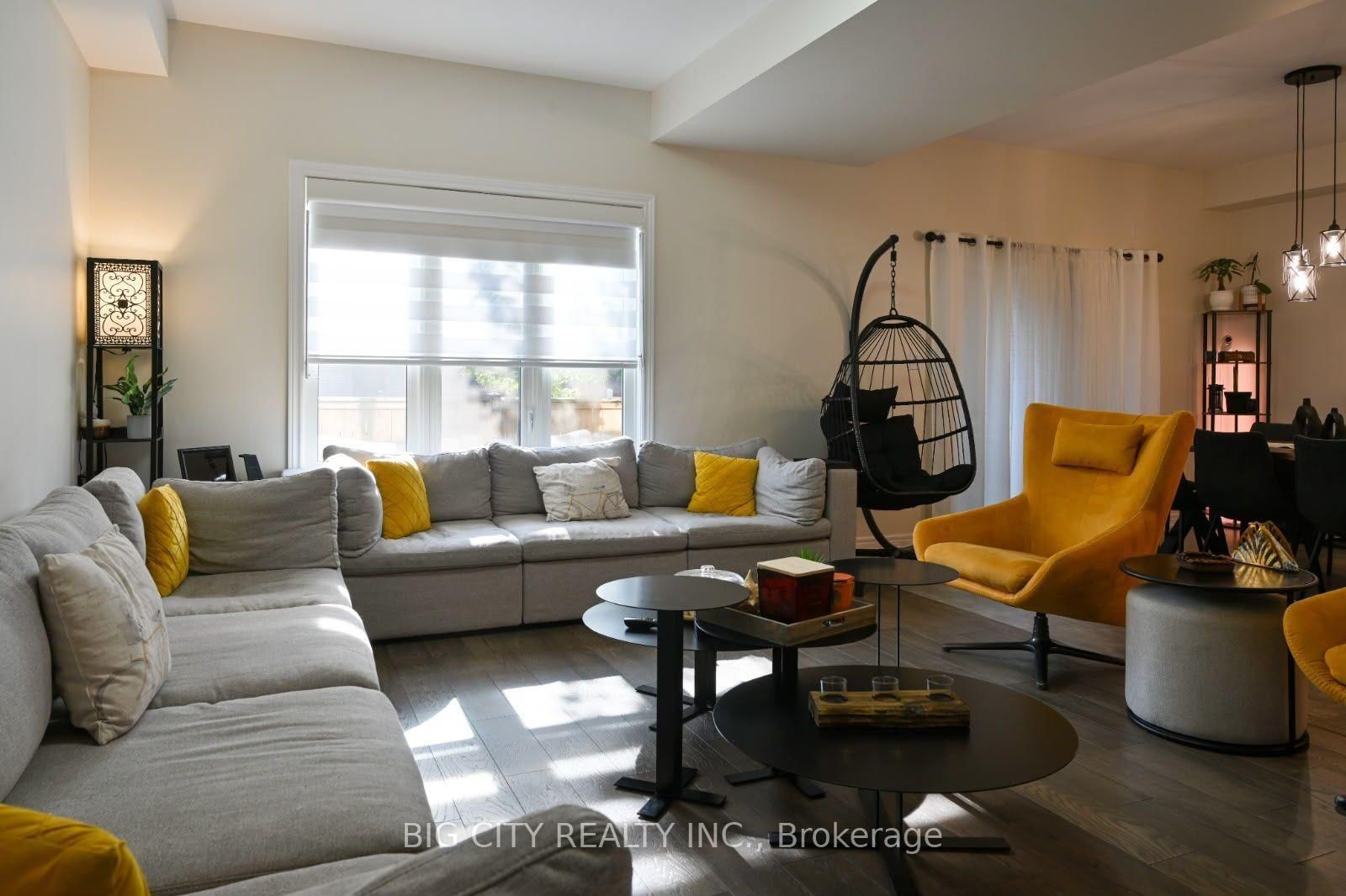 Photo 11 of 45 Dorchester Boulevard, Unit 23