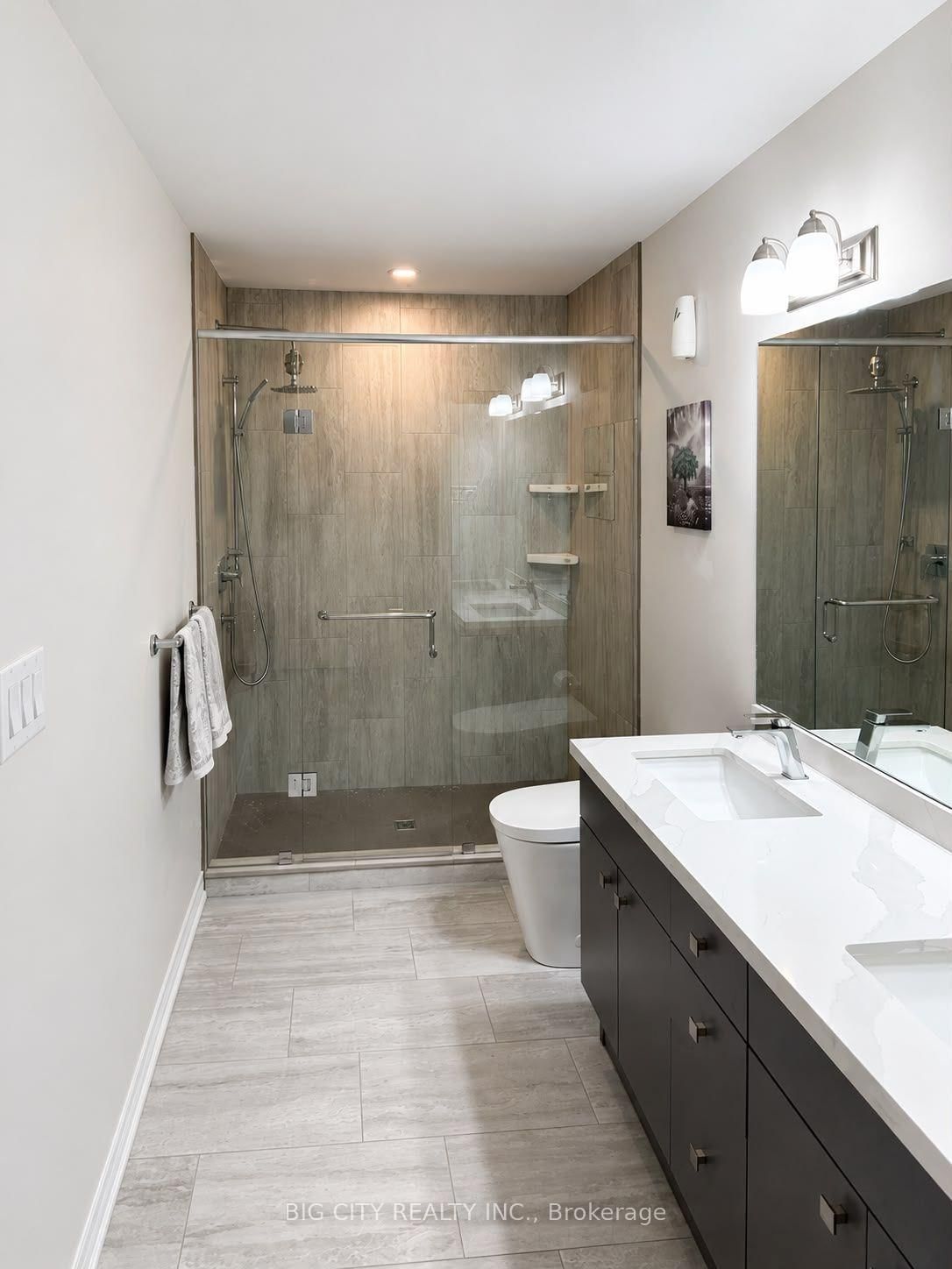 Photo 18 of 45 Dorchester Boulevard, Unit 23