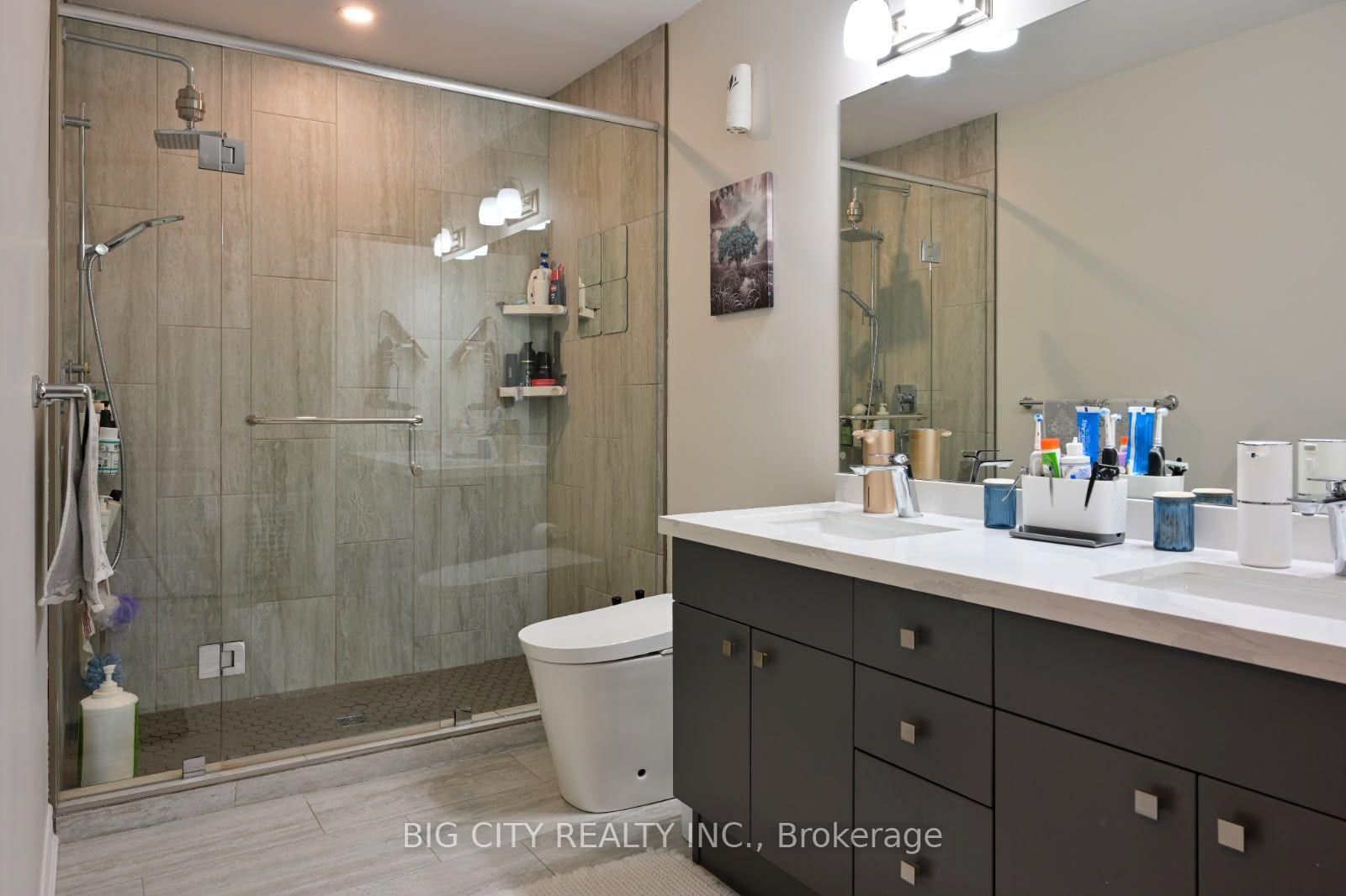 Photo 19 of 45 Dorchester Boulevard, Unit 23