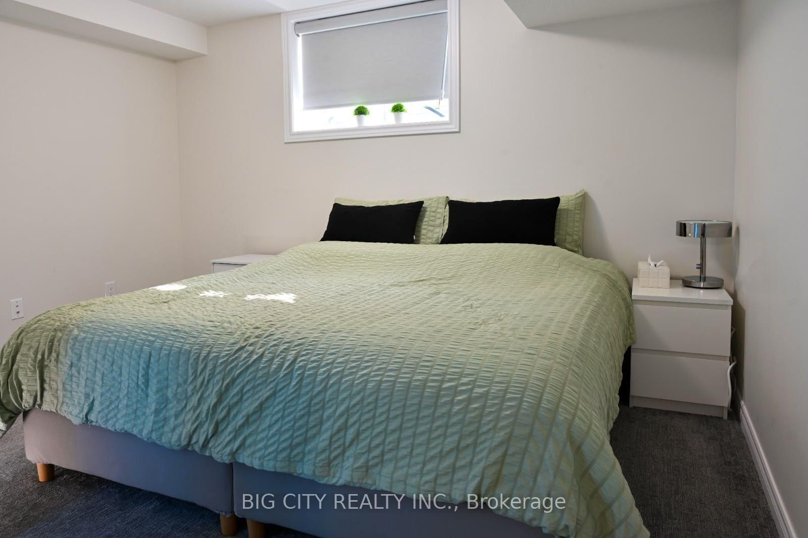 Photo 29 of 45 Dorchester Boulevard, Unit 23